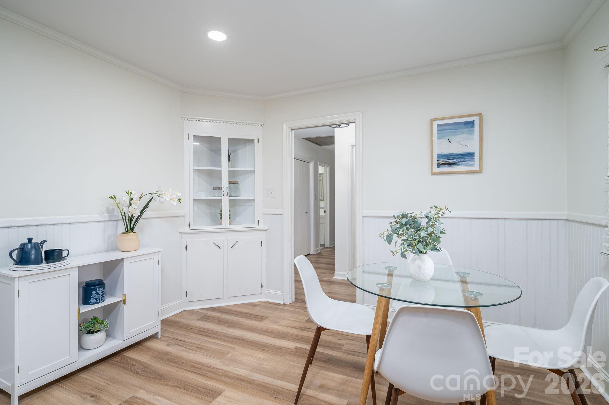 525 Julia Avenue — Belmont