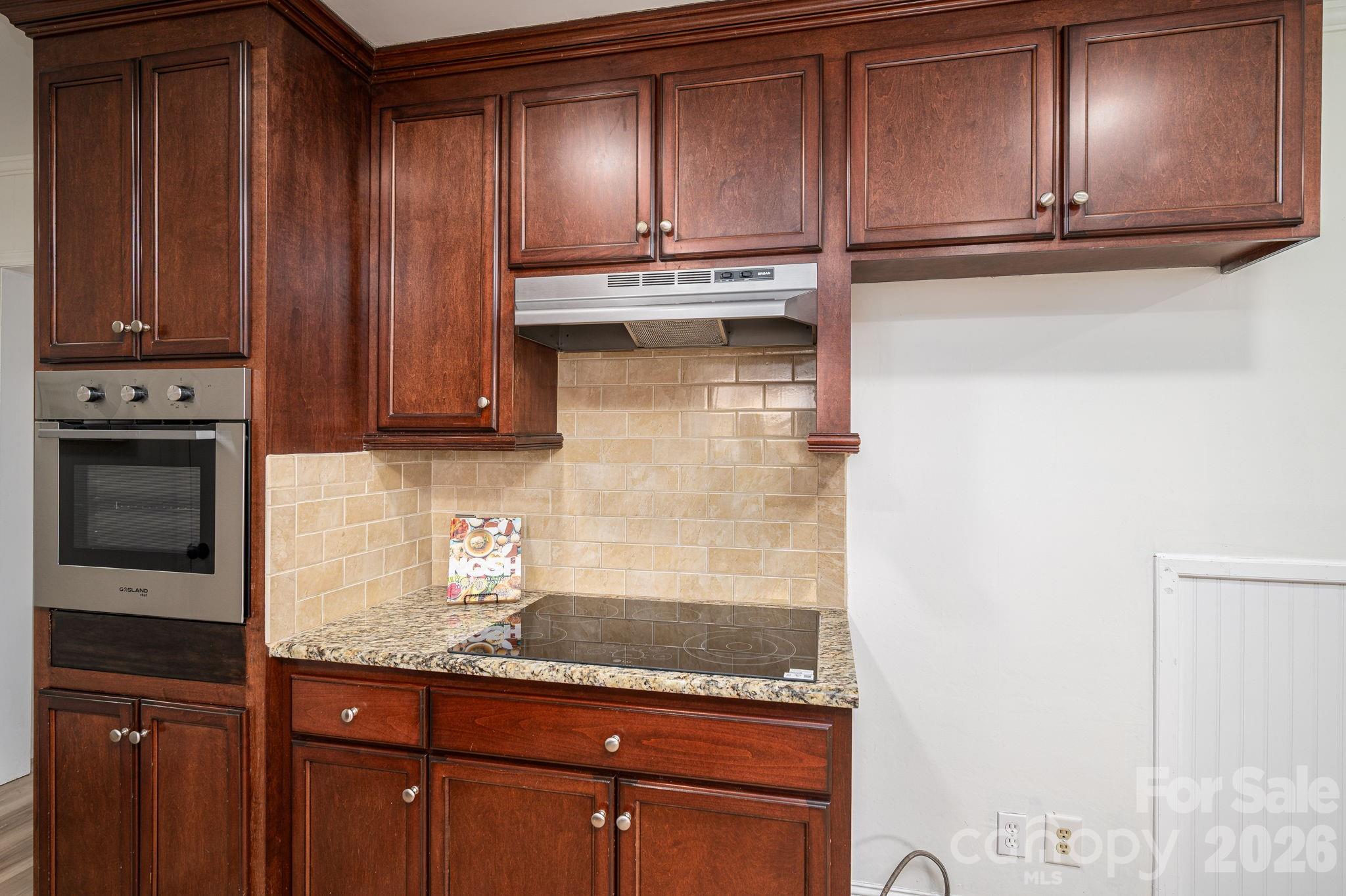 525 Julia Avenue — Belmont
