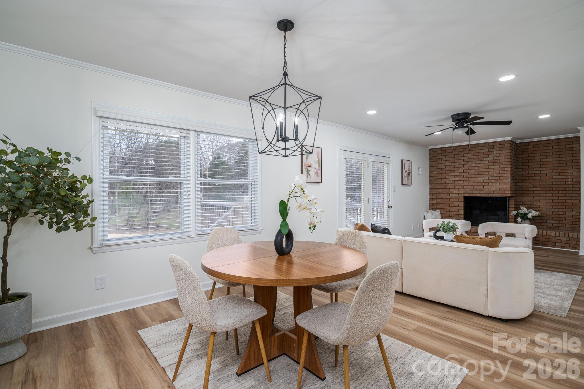 525 Julia Avenue — Belmont