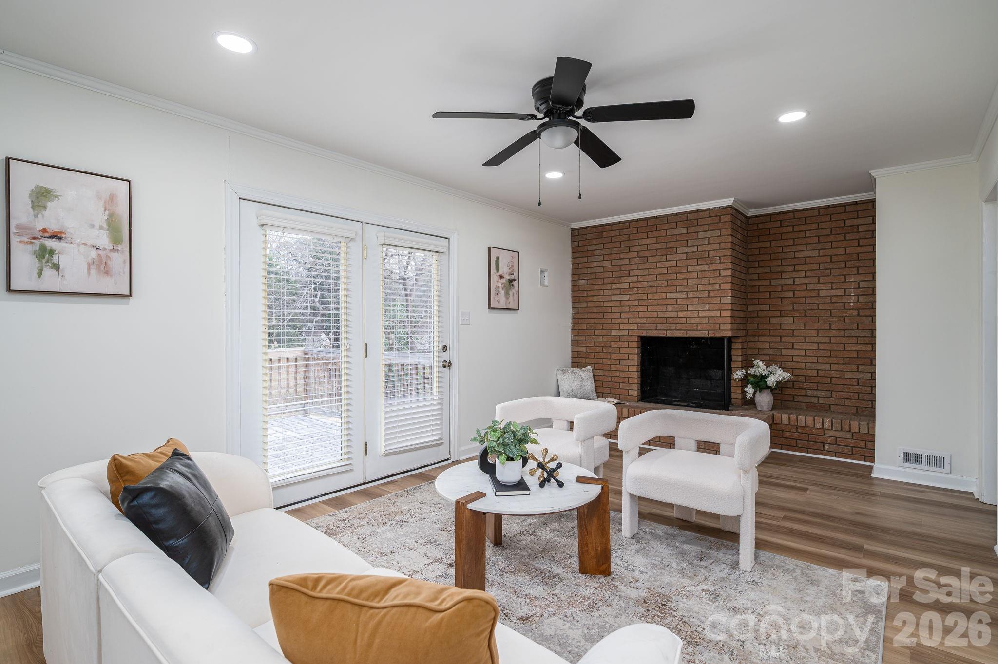 525 Julia Avenue — Belmont