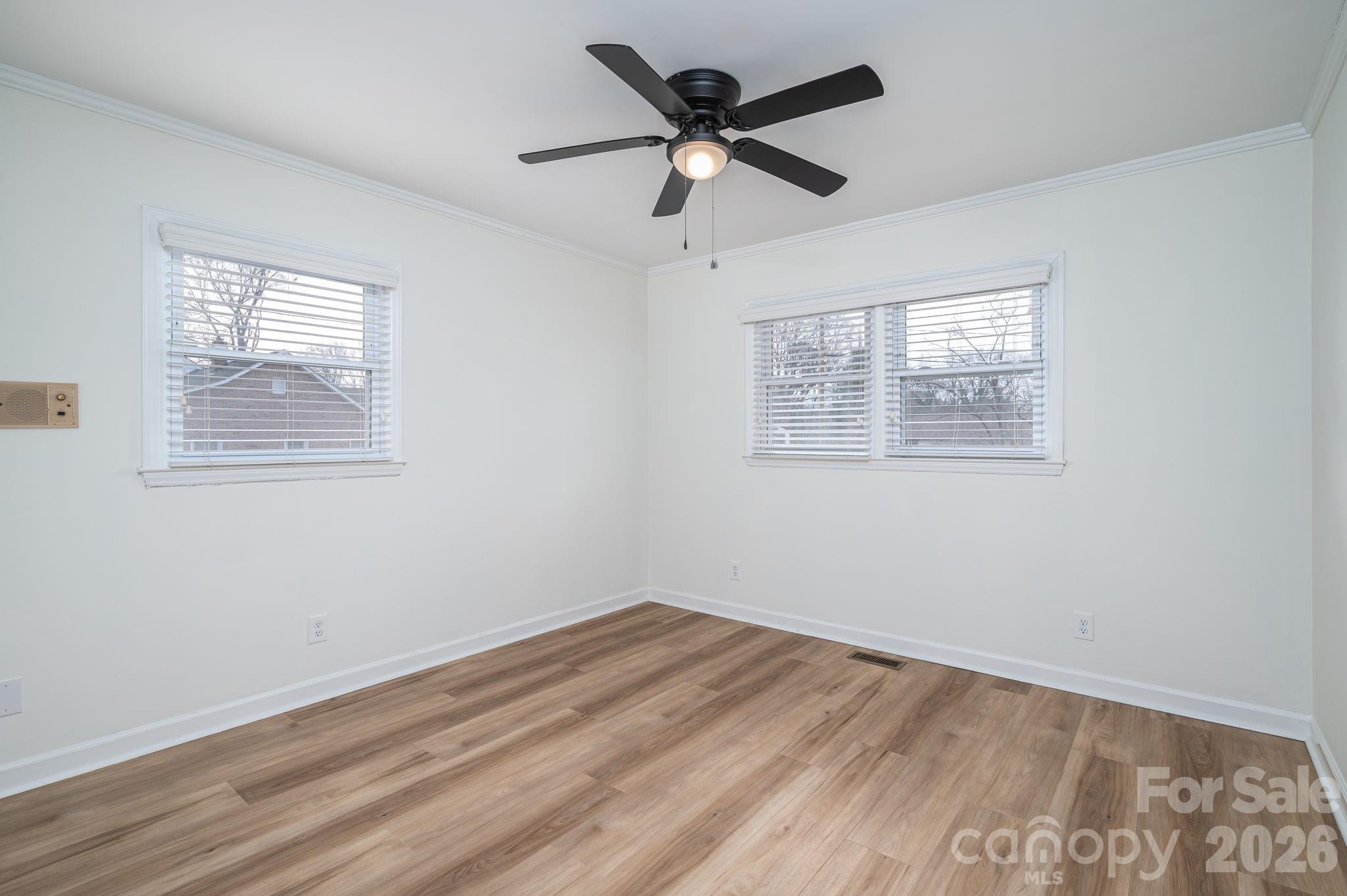 525 Julia Avenue — Belmont