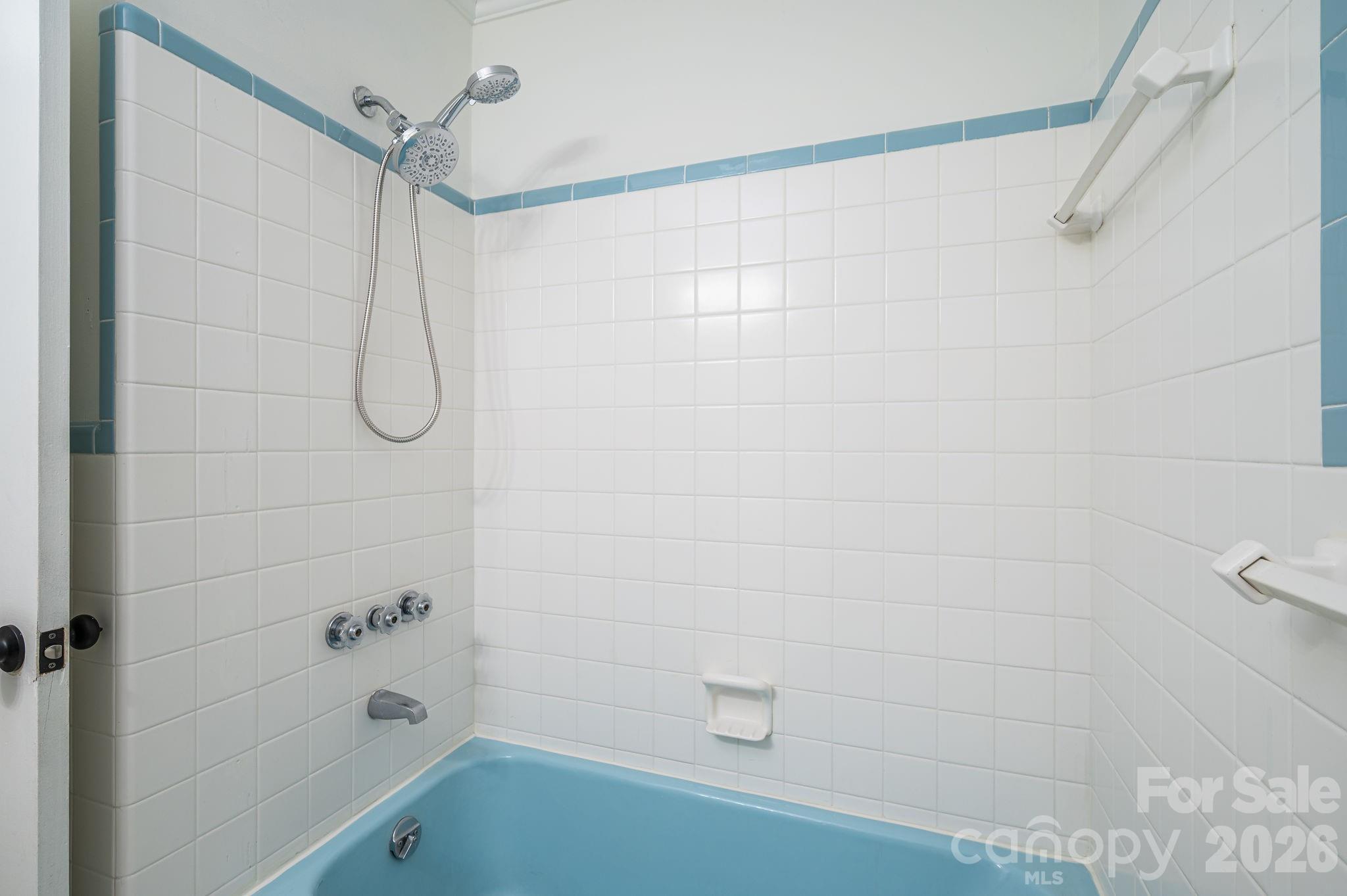 525 Julia Avenue — Belmont