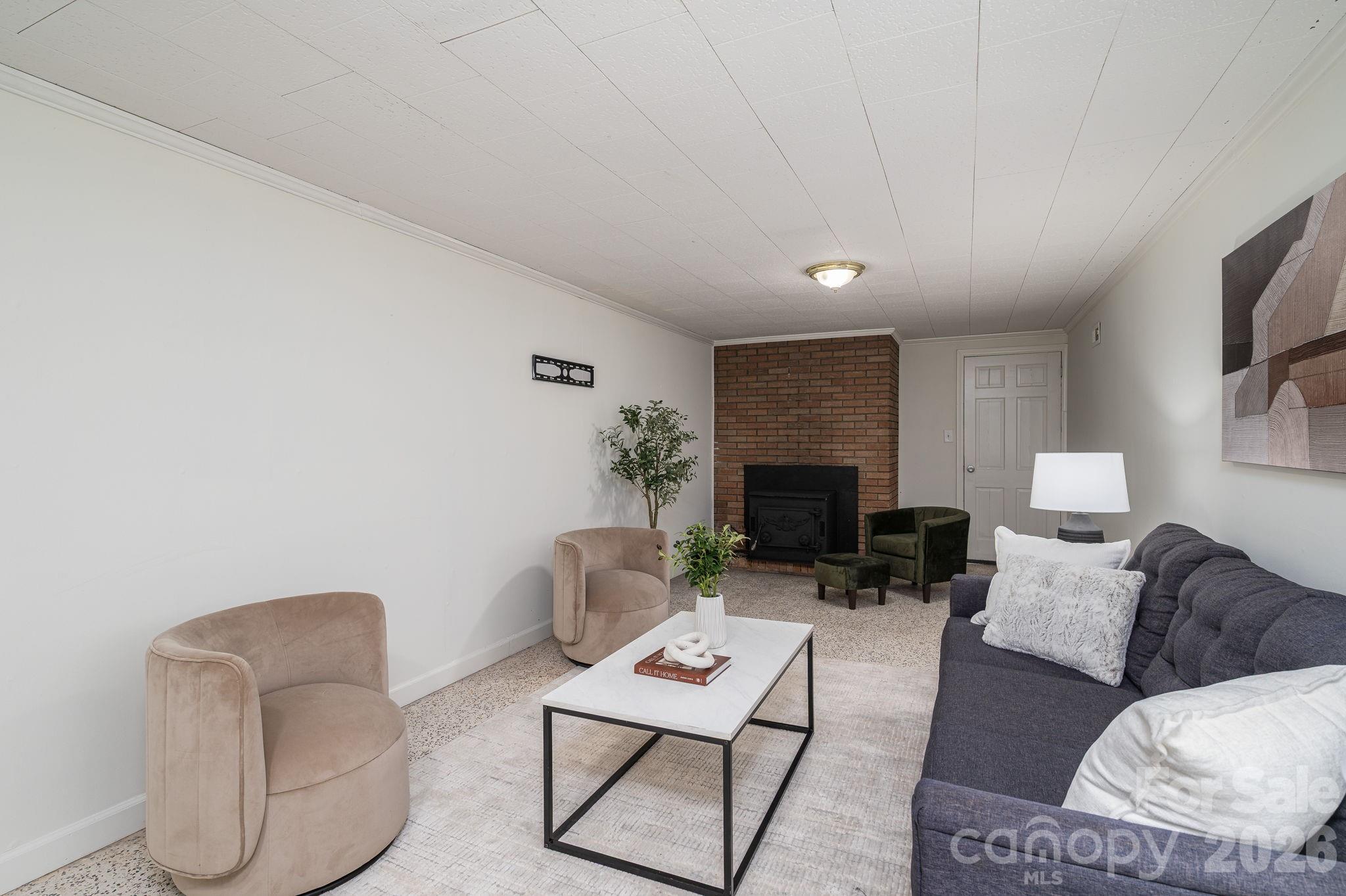 525 Julia Avenue — Belmont