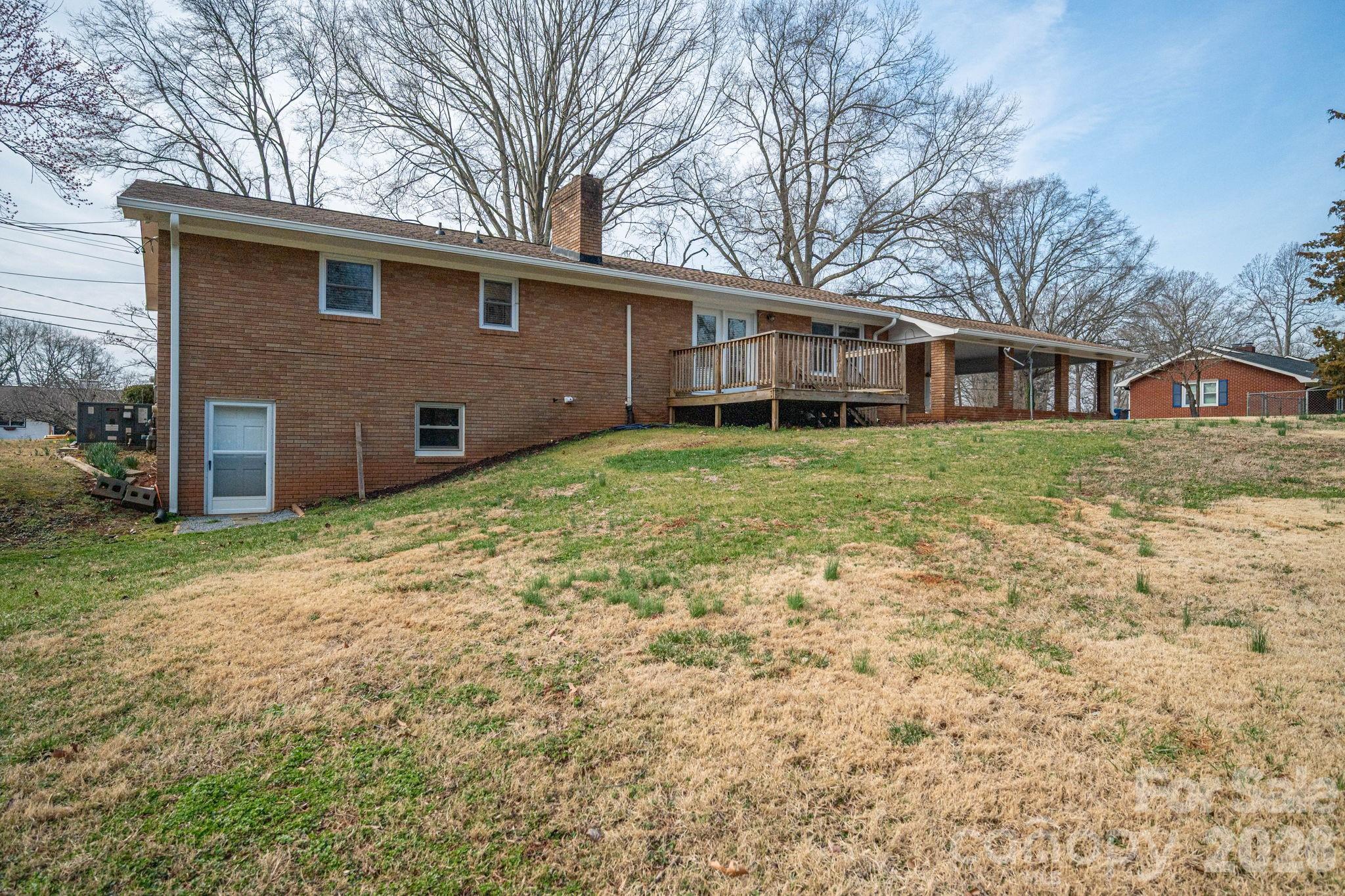 525 Julia Avenue — Belmont