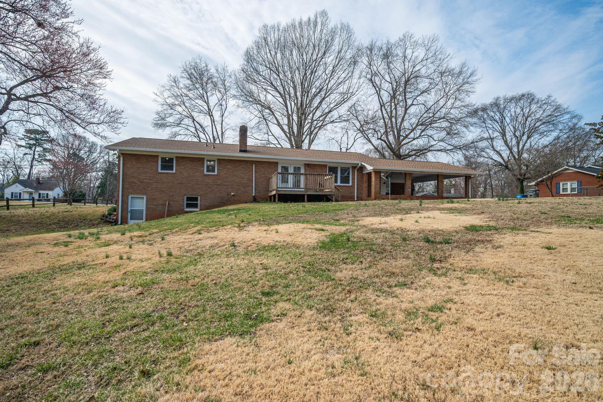 525 Julia Avenue — Belmont
