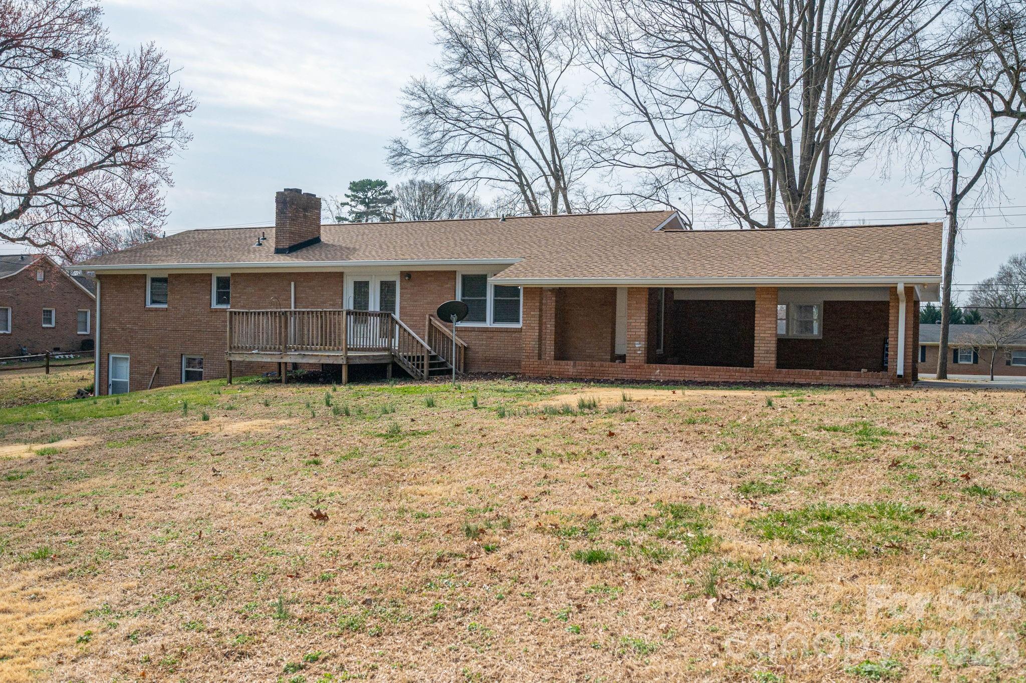 525 Julia Avenue — Belmont