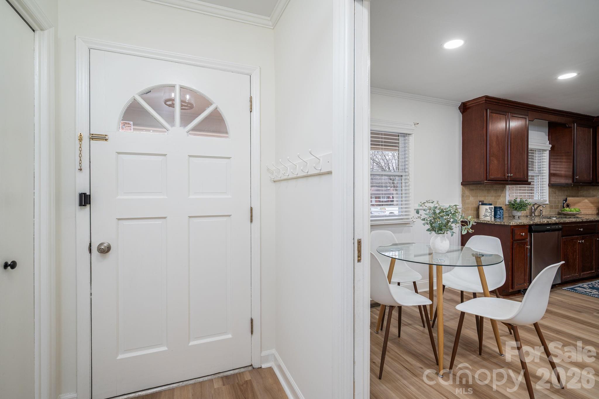 525 Julia Avenue — Belmont