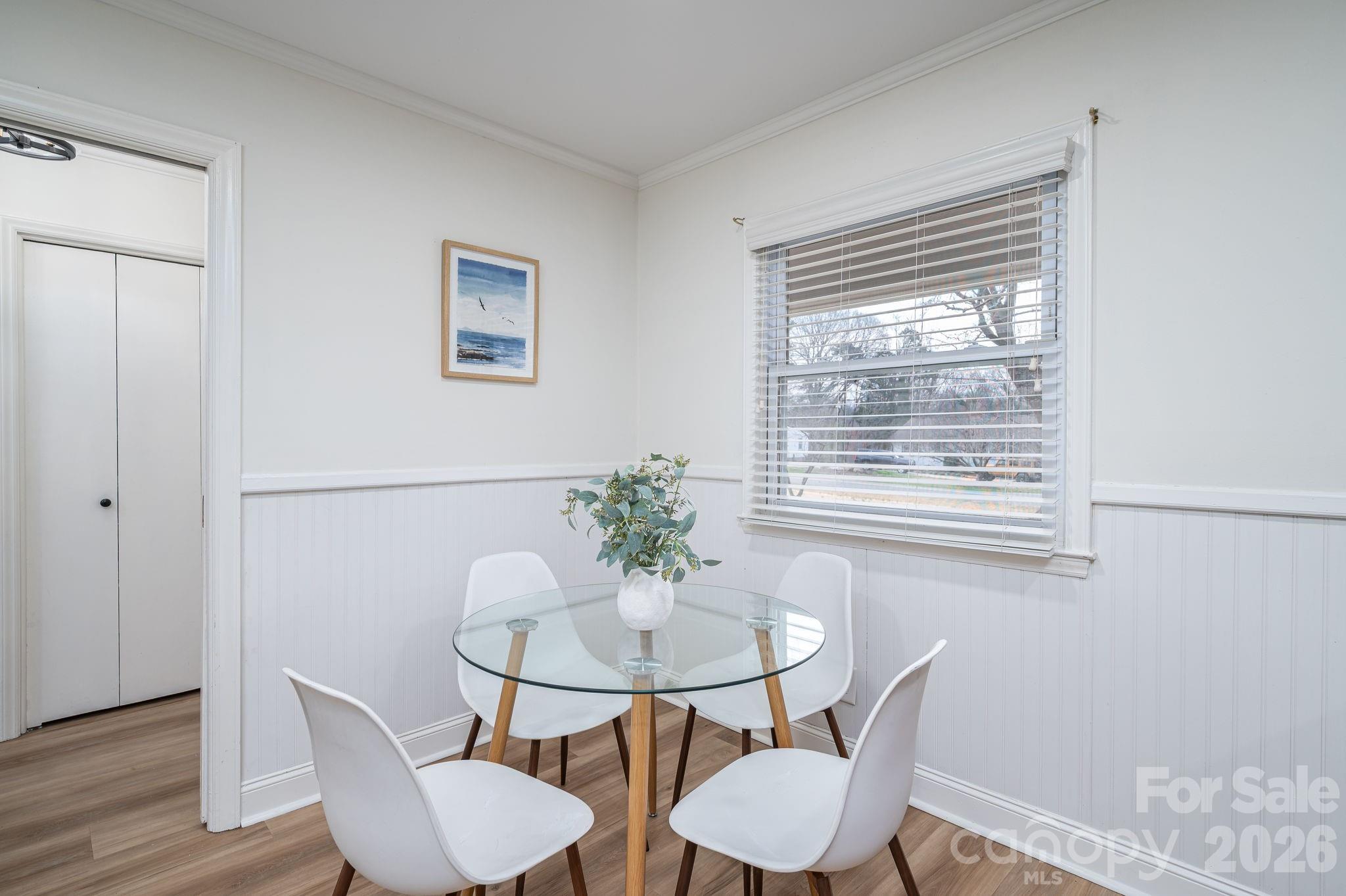 525 Julia Avenue — Belmont