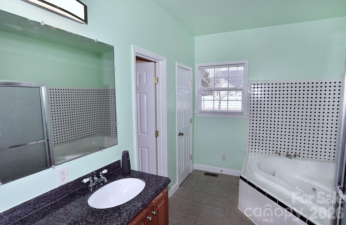 1203 Edgewater Court — Salisbury