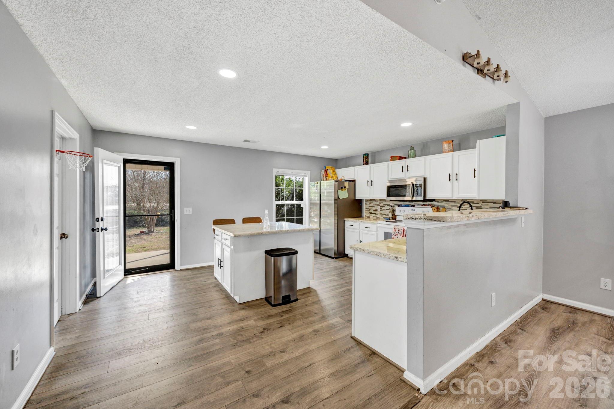 164 Alexander Pointe Drive — Hopkins