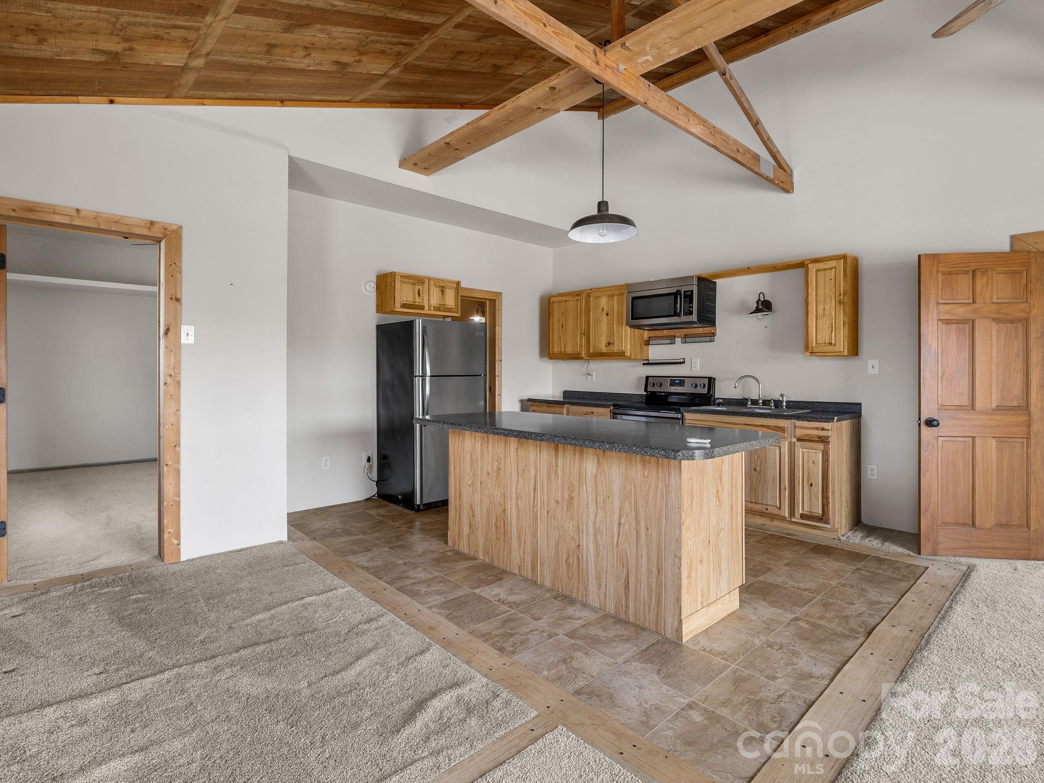1487 Hayes Road — Columbus