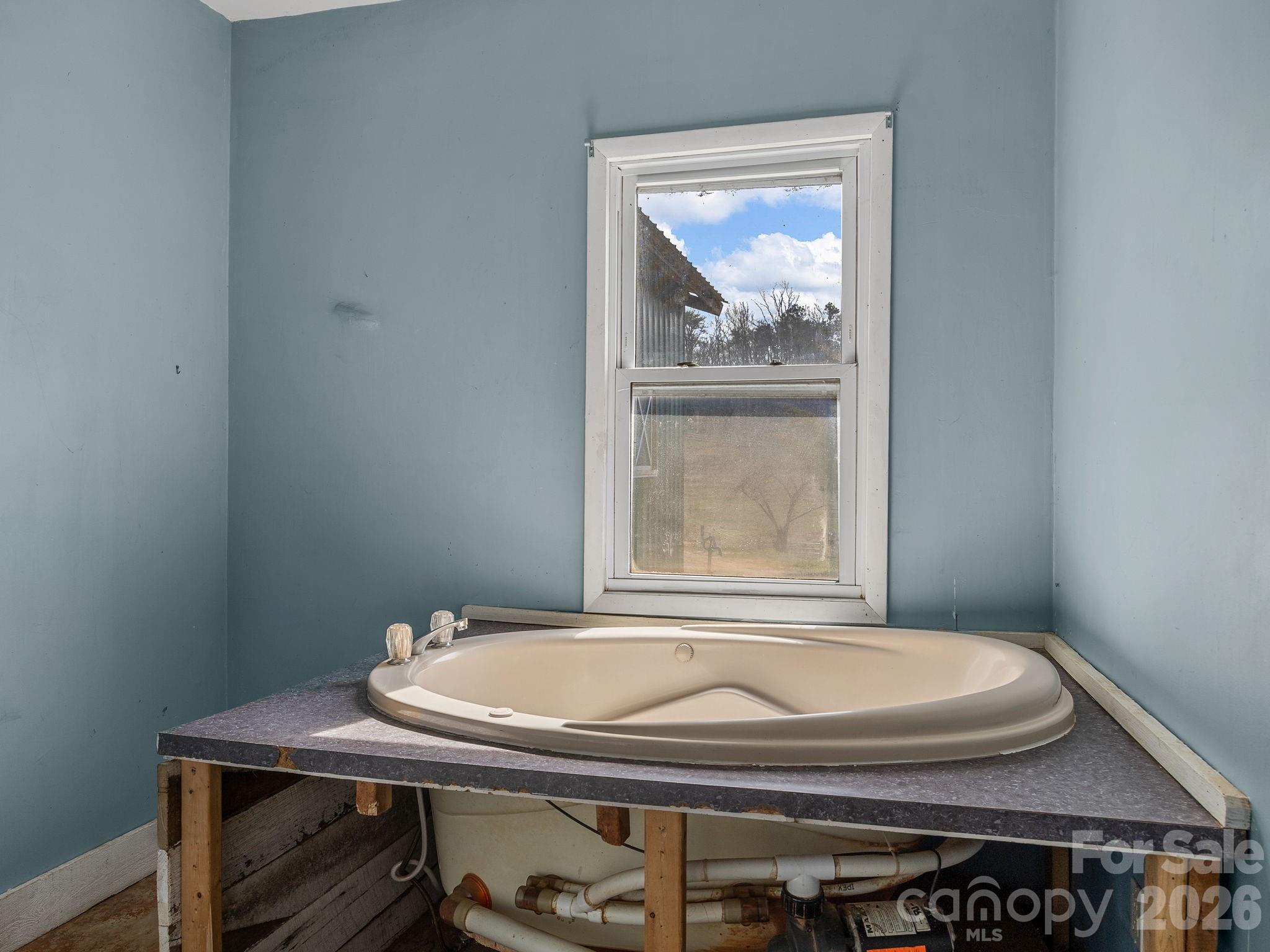 1487 Hayes Road — Columbus