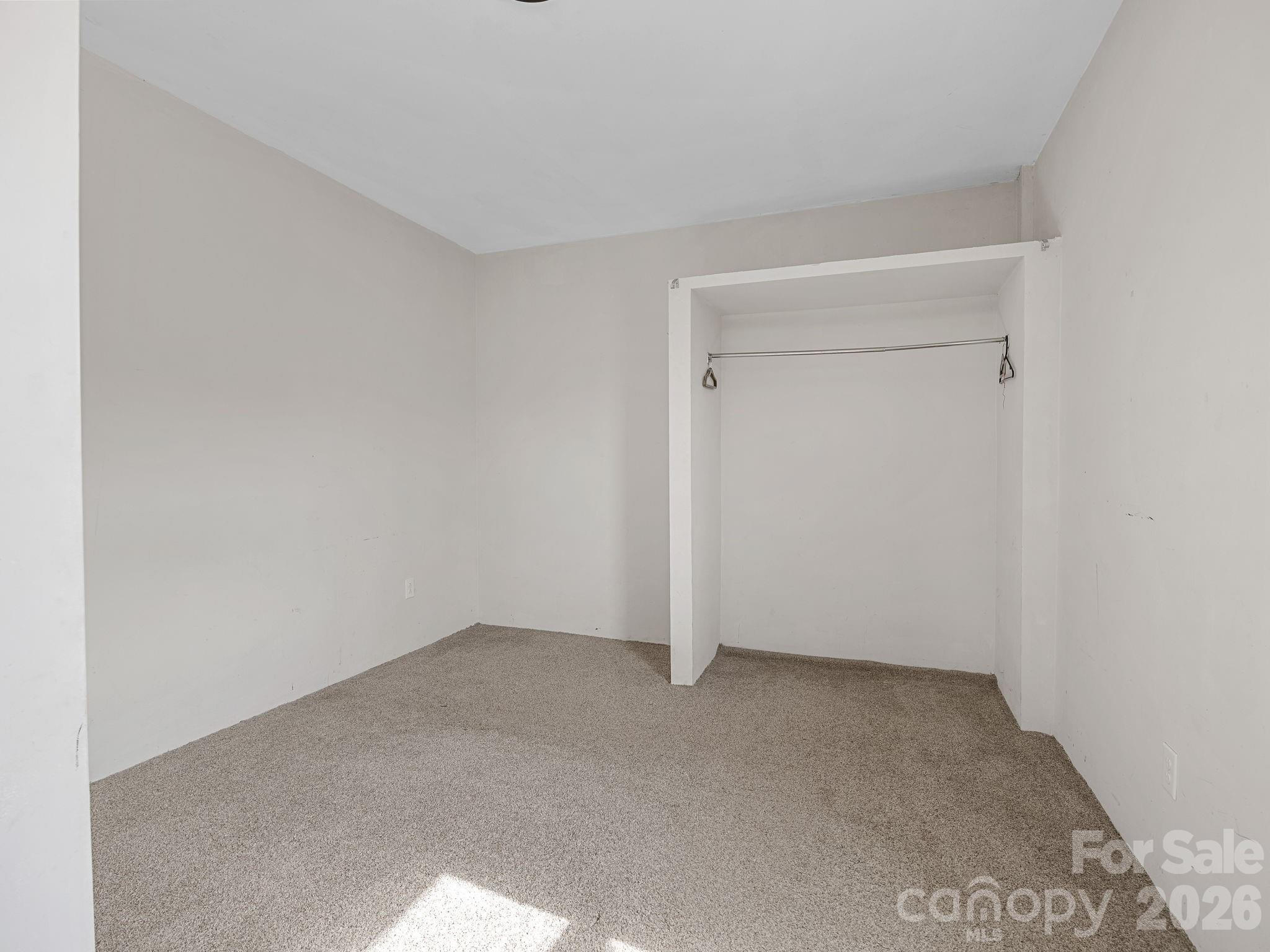 1487 Hayes Road — Columbus