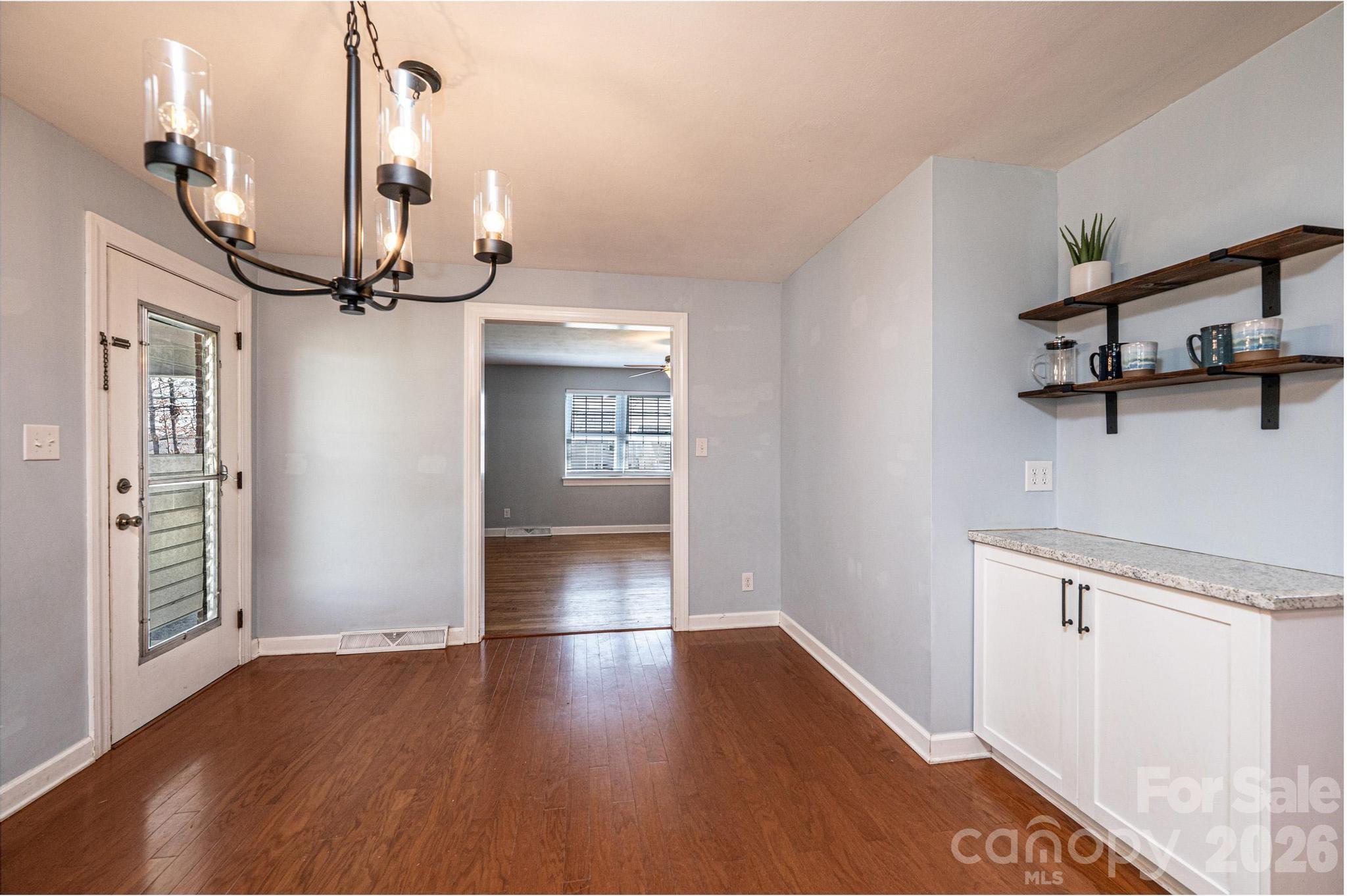 1425 5th Street NE — Hickory