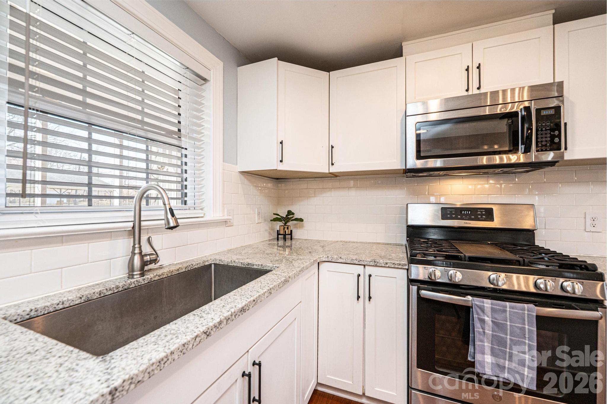 1425 5th Street NE — Hickory