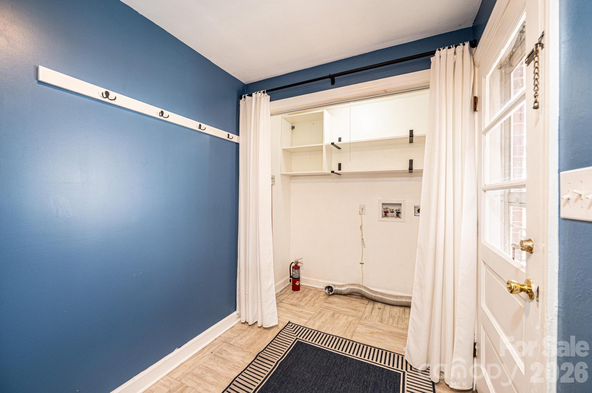 1425 5th Street NE — Hickory