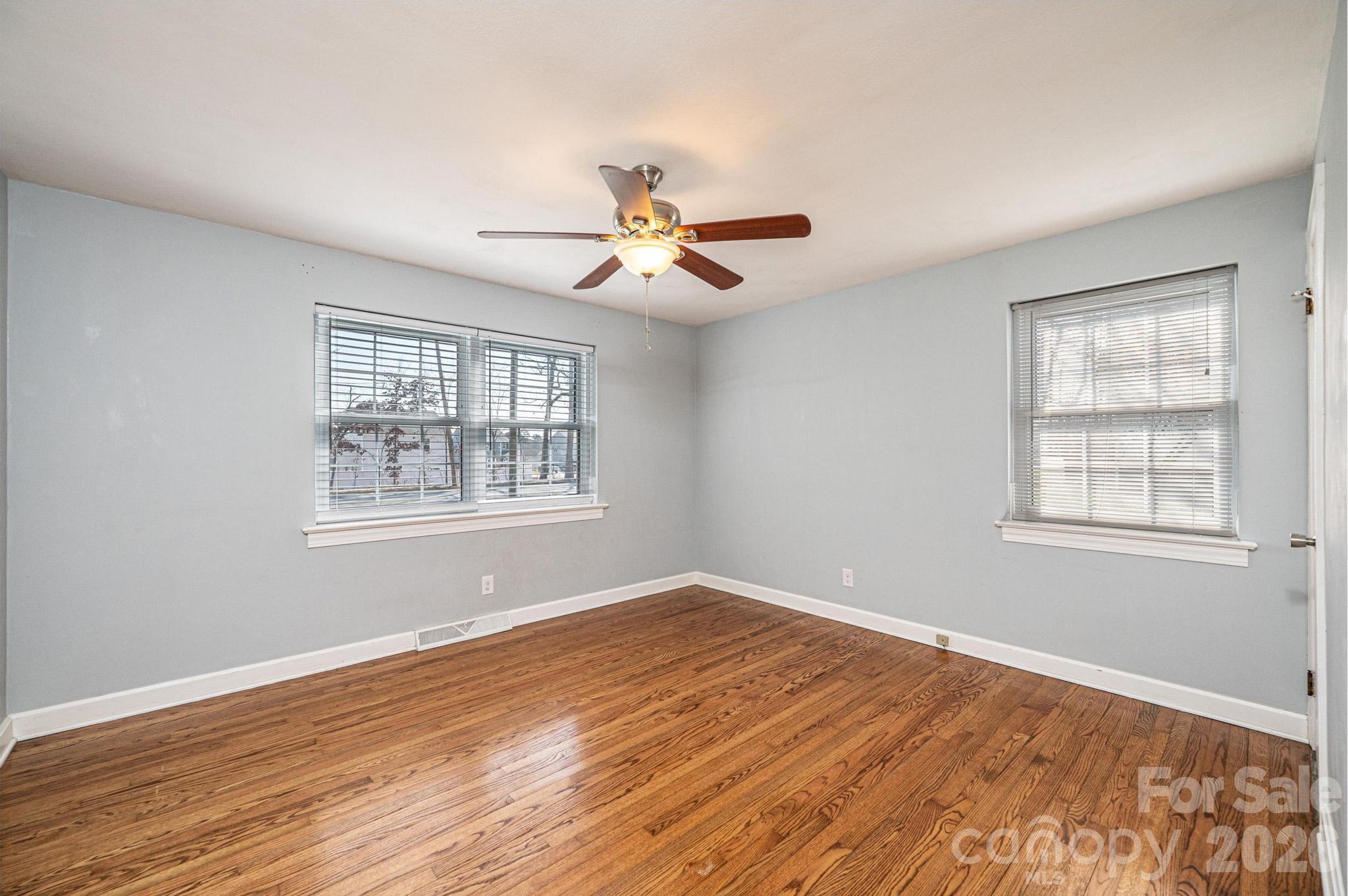 1425 5th Street NE — Hickory
