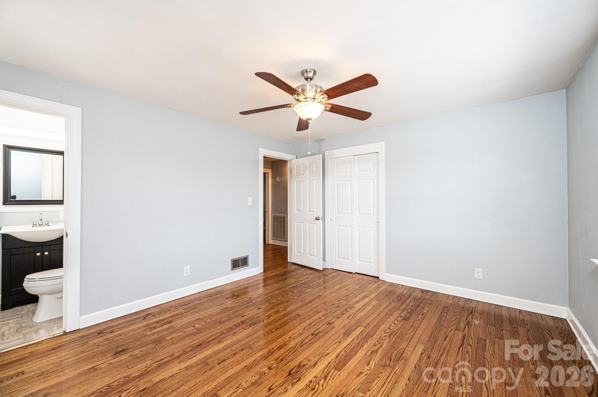 1425 5th Street NE — Hickory