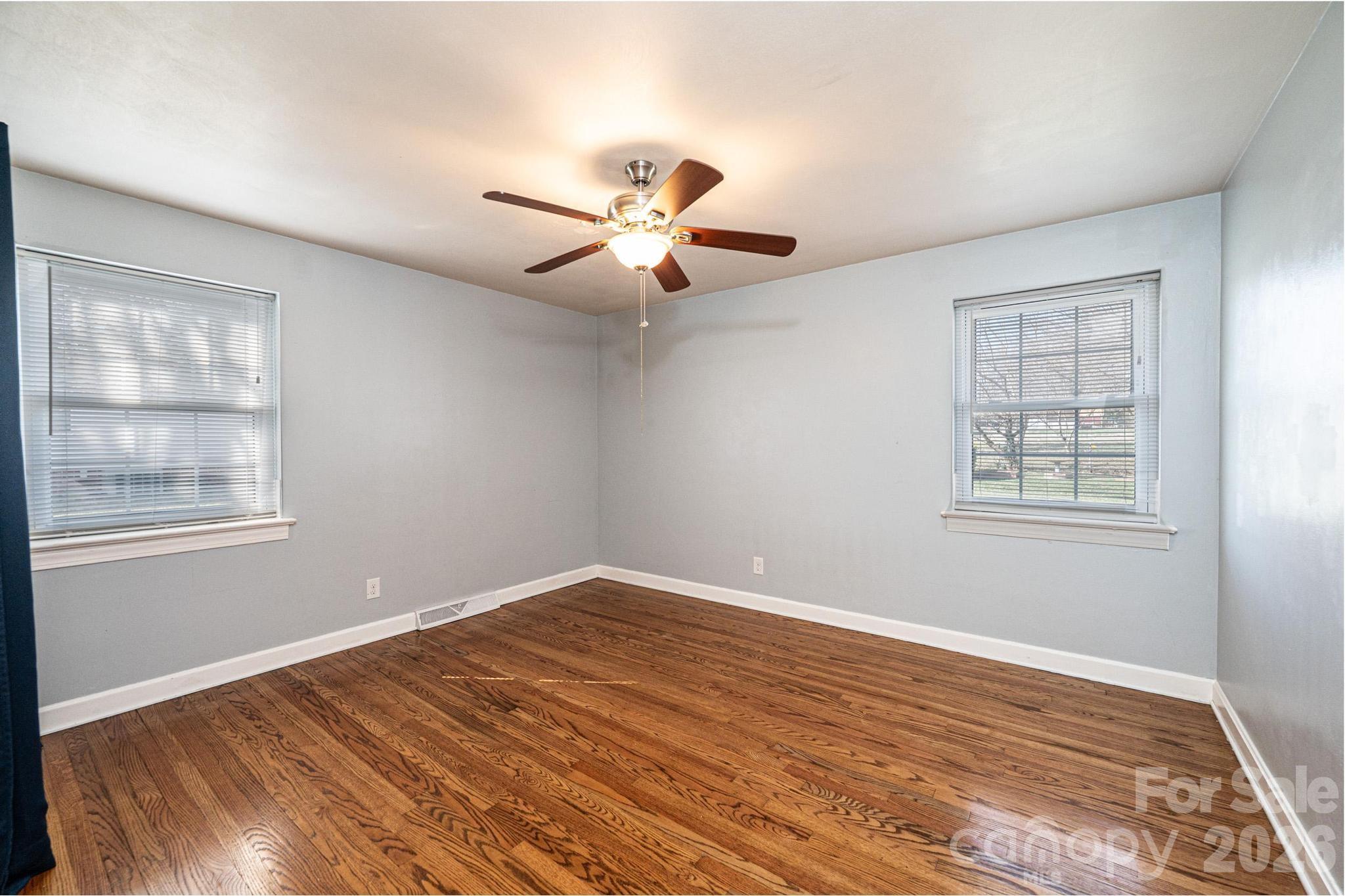 1425 5th Street NE — Hickory