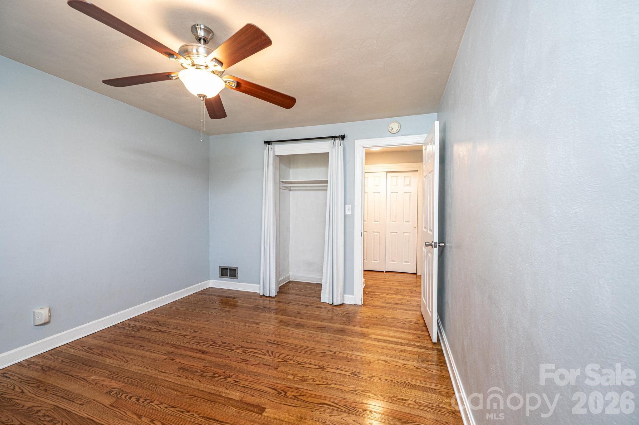 1425 5th Street NE — Hickory