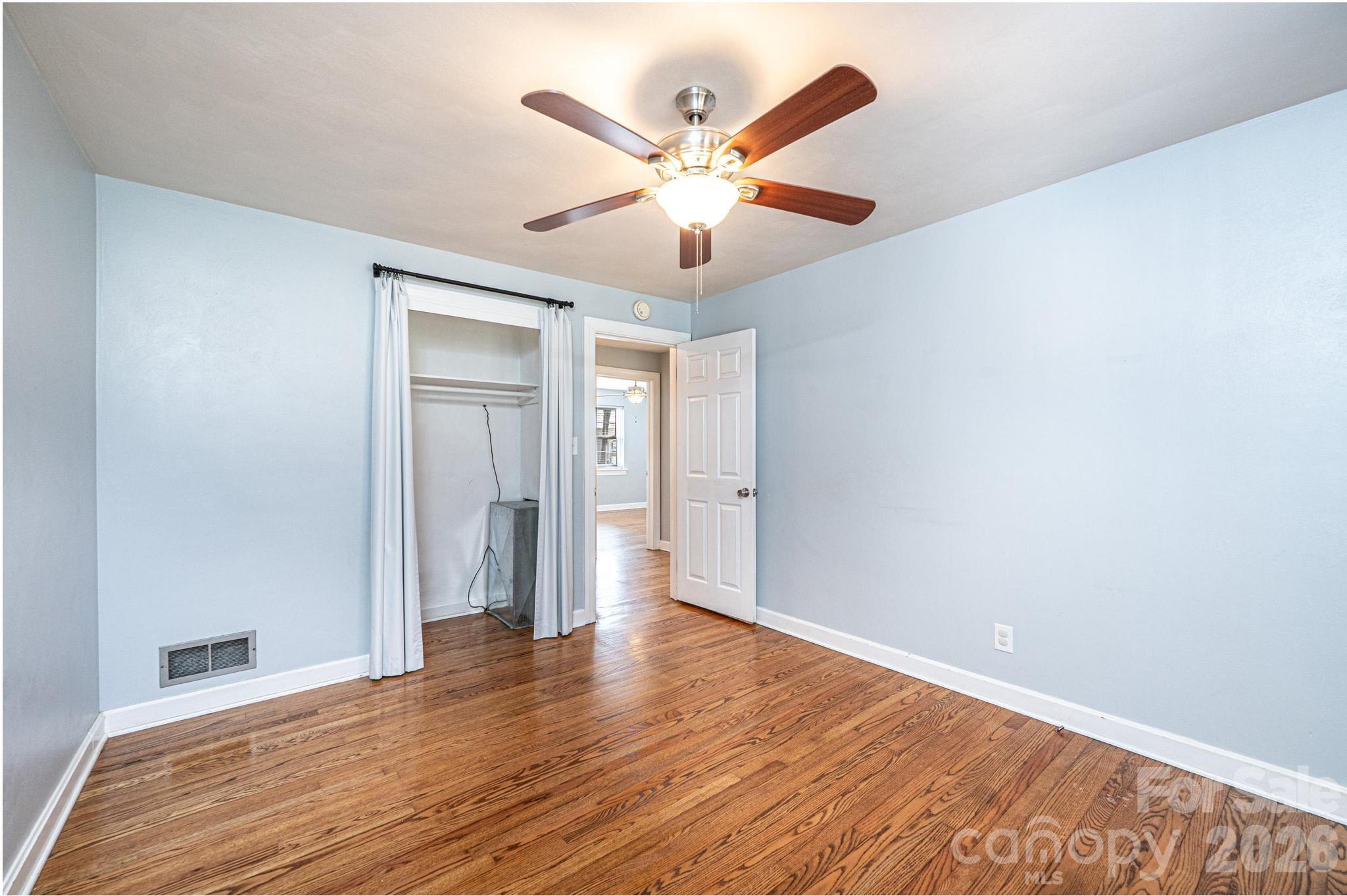 1425 5th Street NE — Hickory