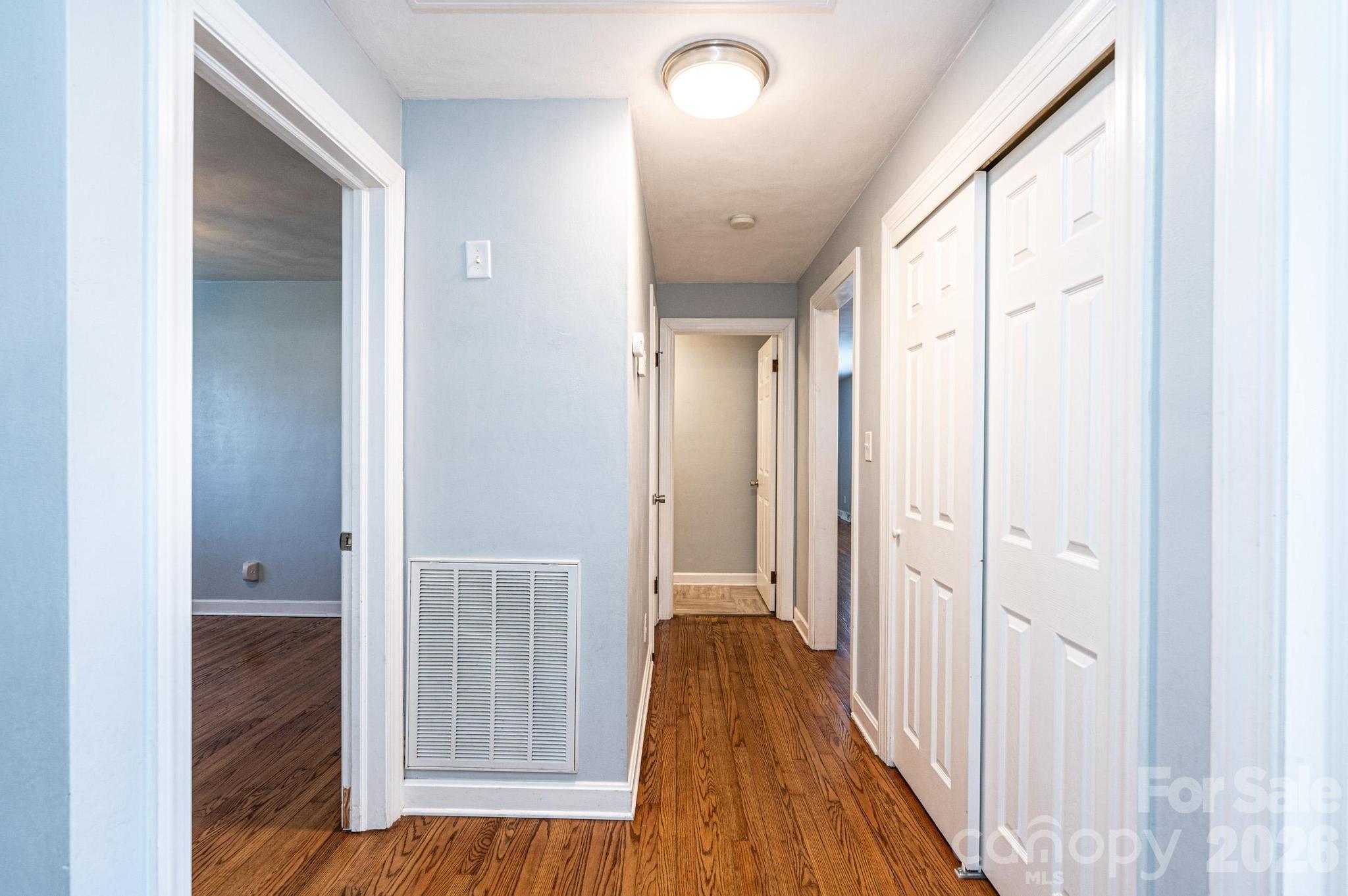 1425 5th Street NE — Hickory