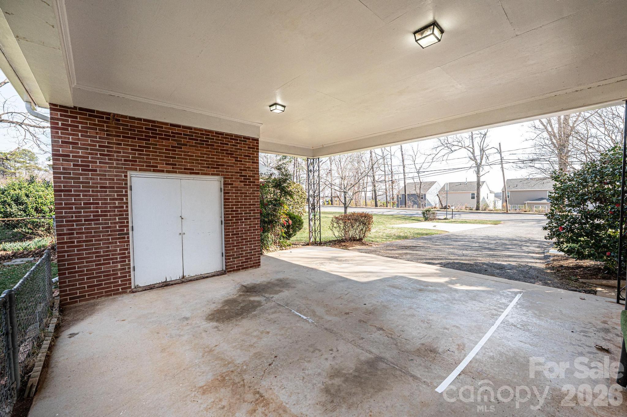 1425 5th Street NE — Hickory
