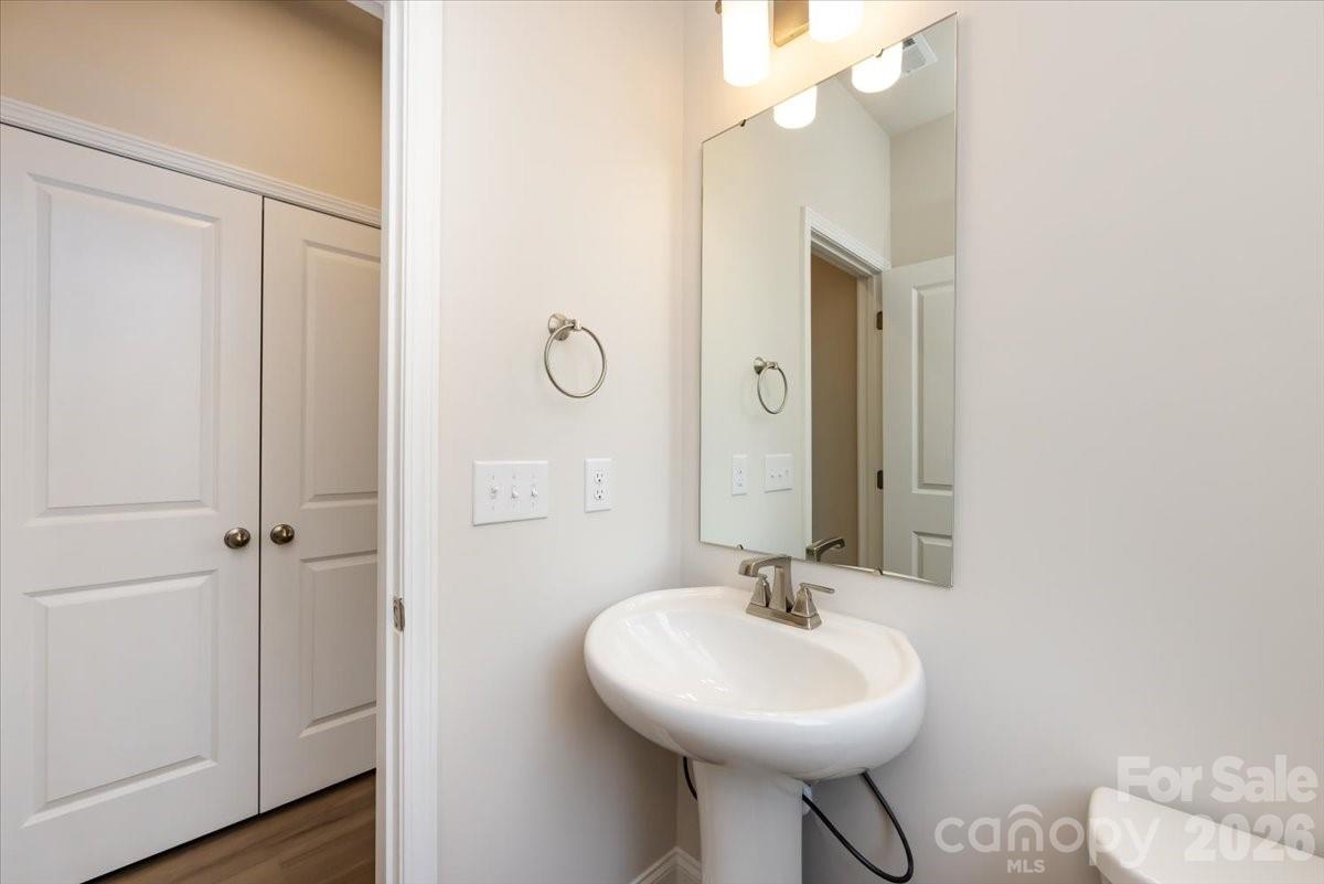 909 Archway Lane — Charlotte