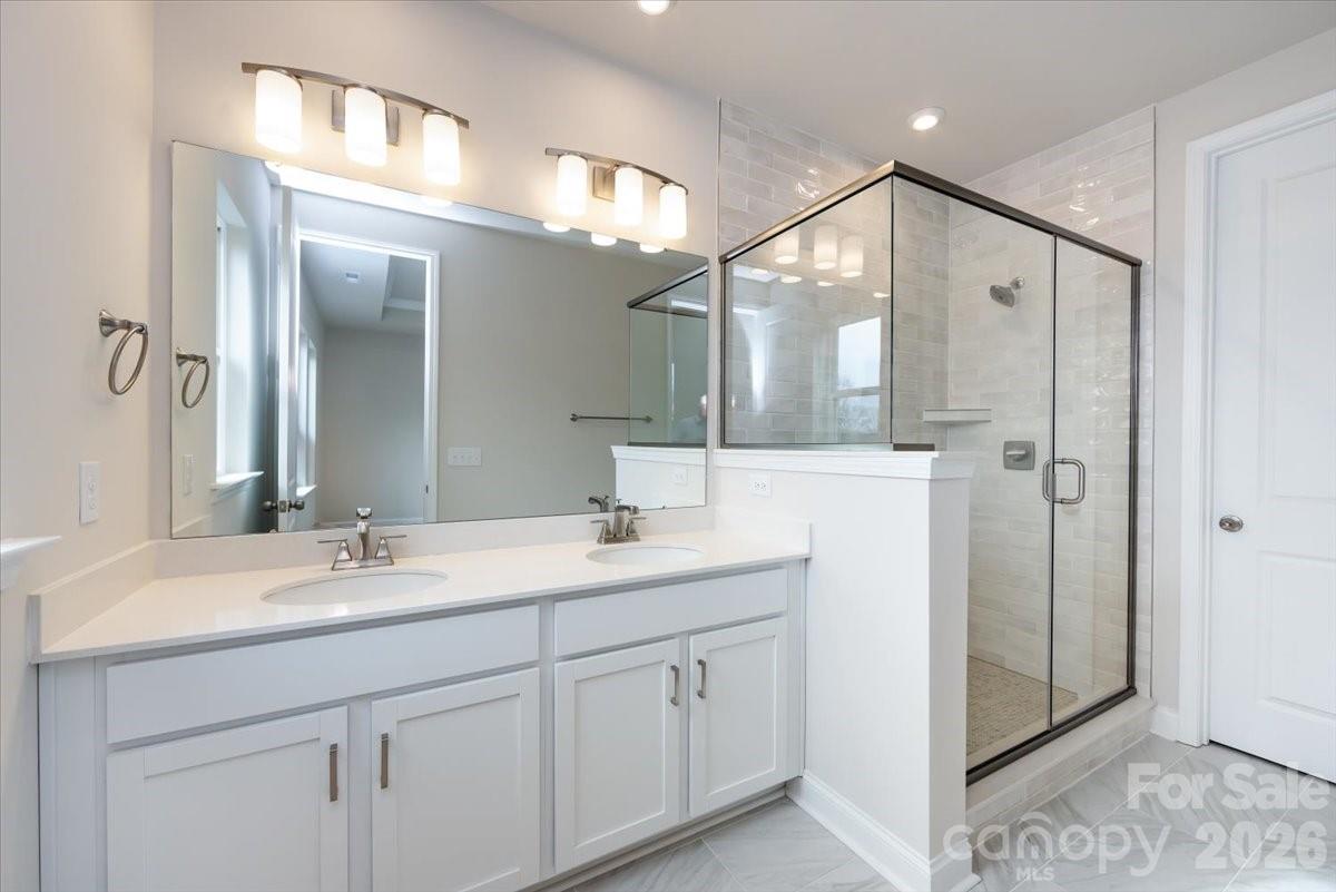 909 Archway Lane — Charlotte