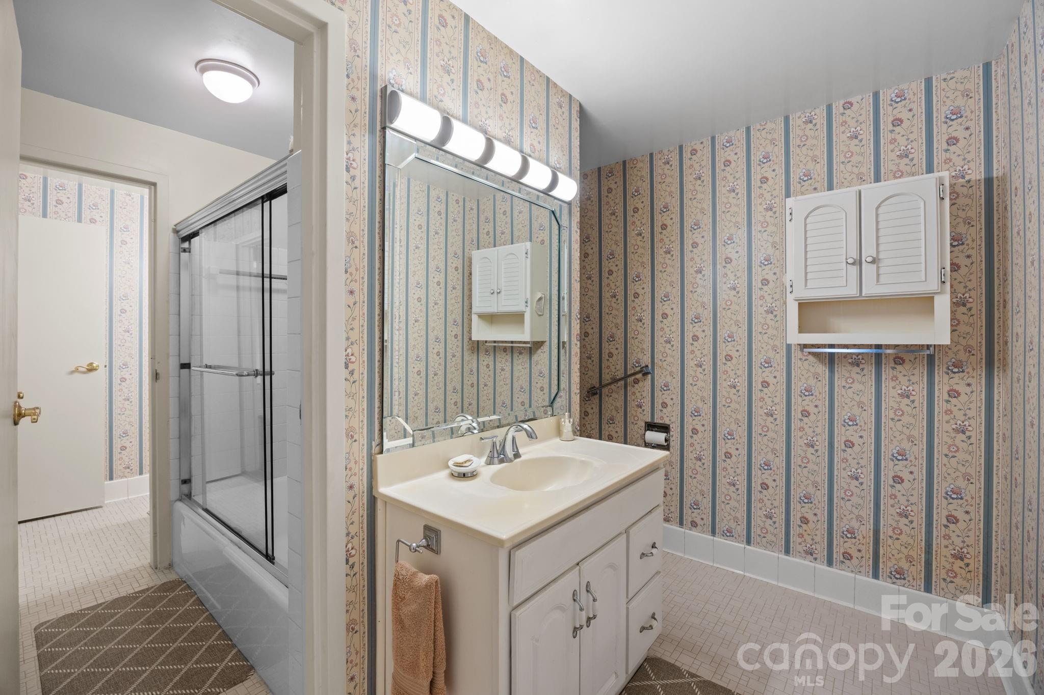 1300 Reece Road #208 — Charlotte