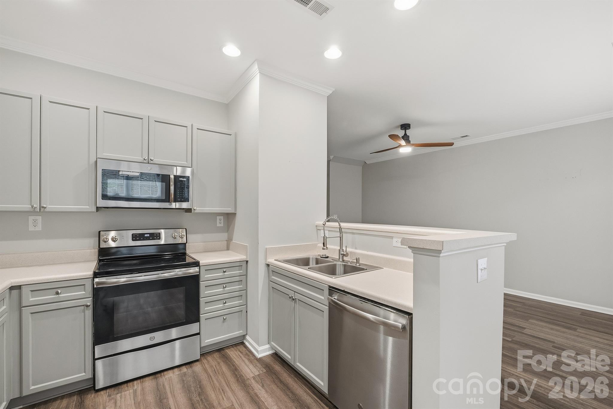 14208 Castle Abbey Lane — Charlotte
