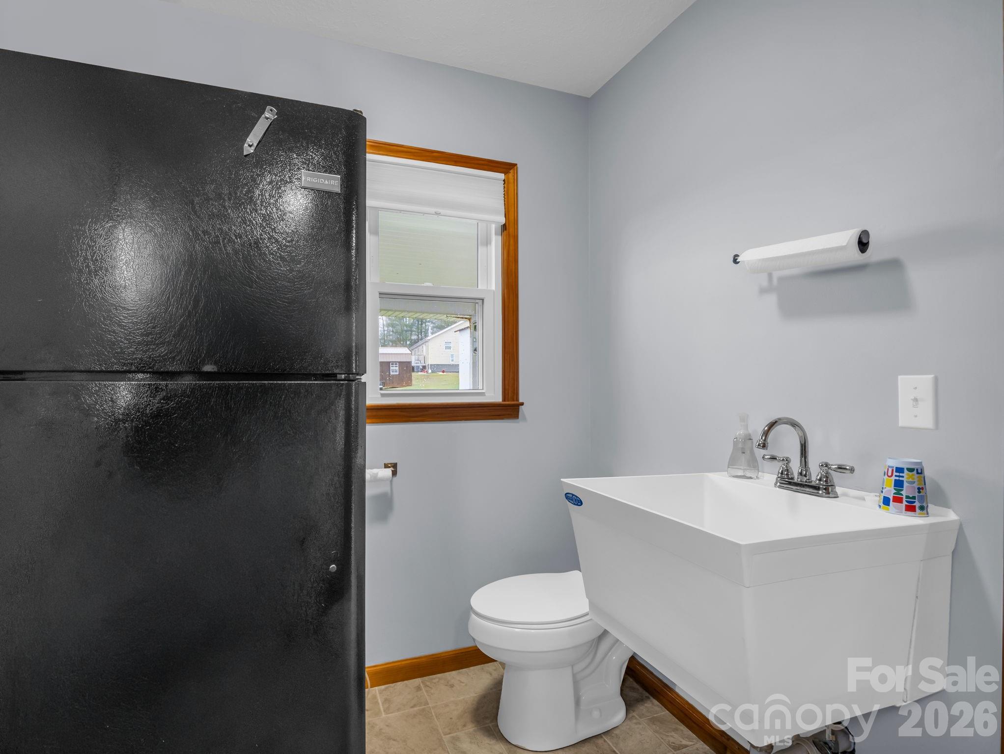 1086 Carters Ridge Road — Spruce Pine