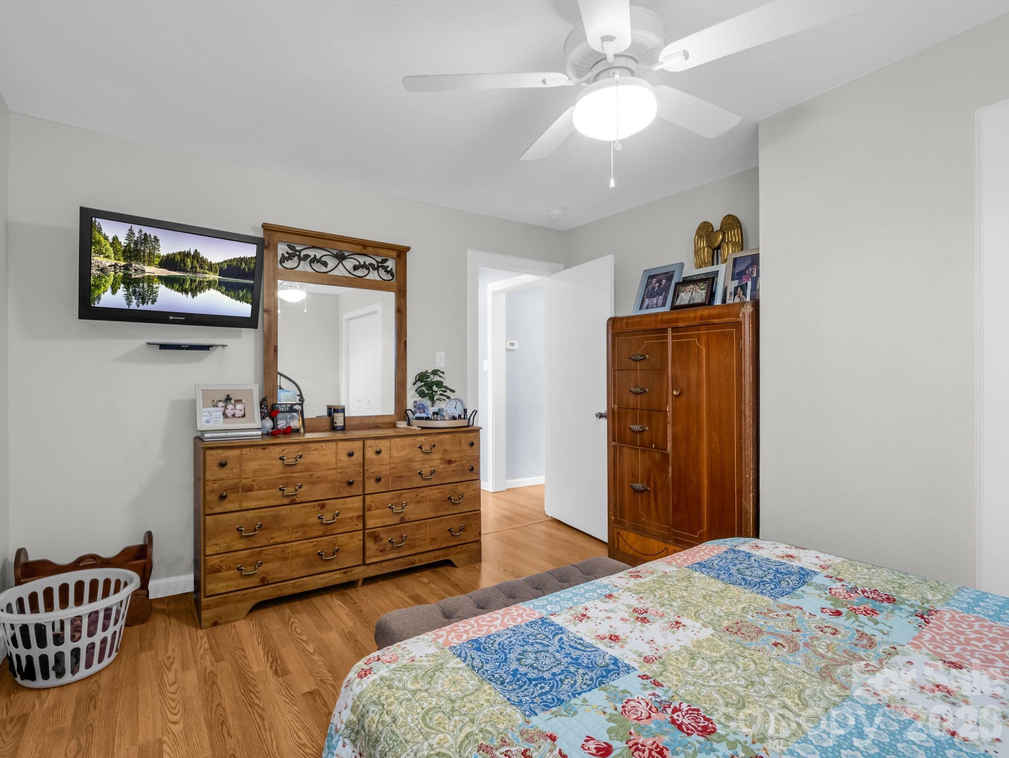 1086 Carters Ridge Road — Spruce Pine