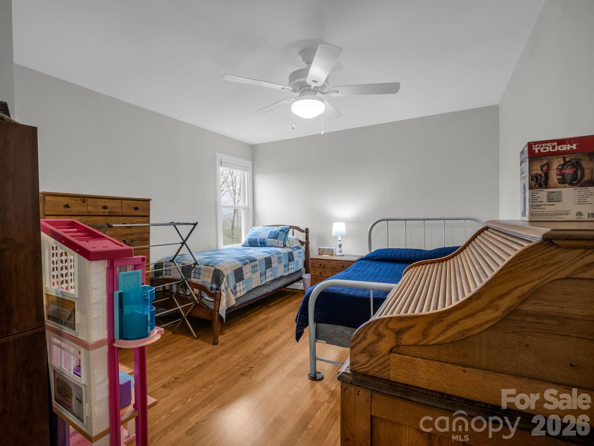 1086 Carters Ridge Road — Spruce Pine