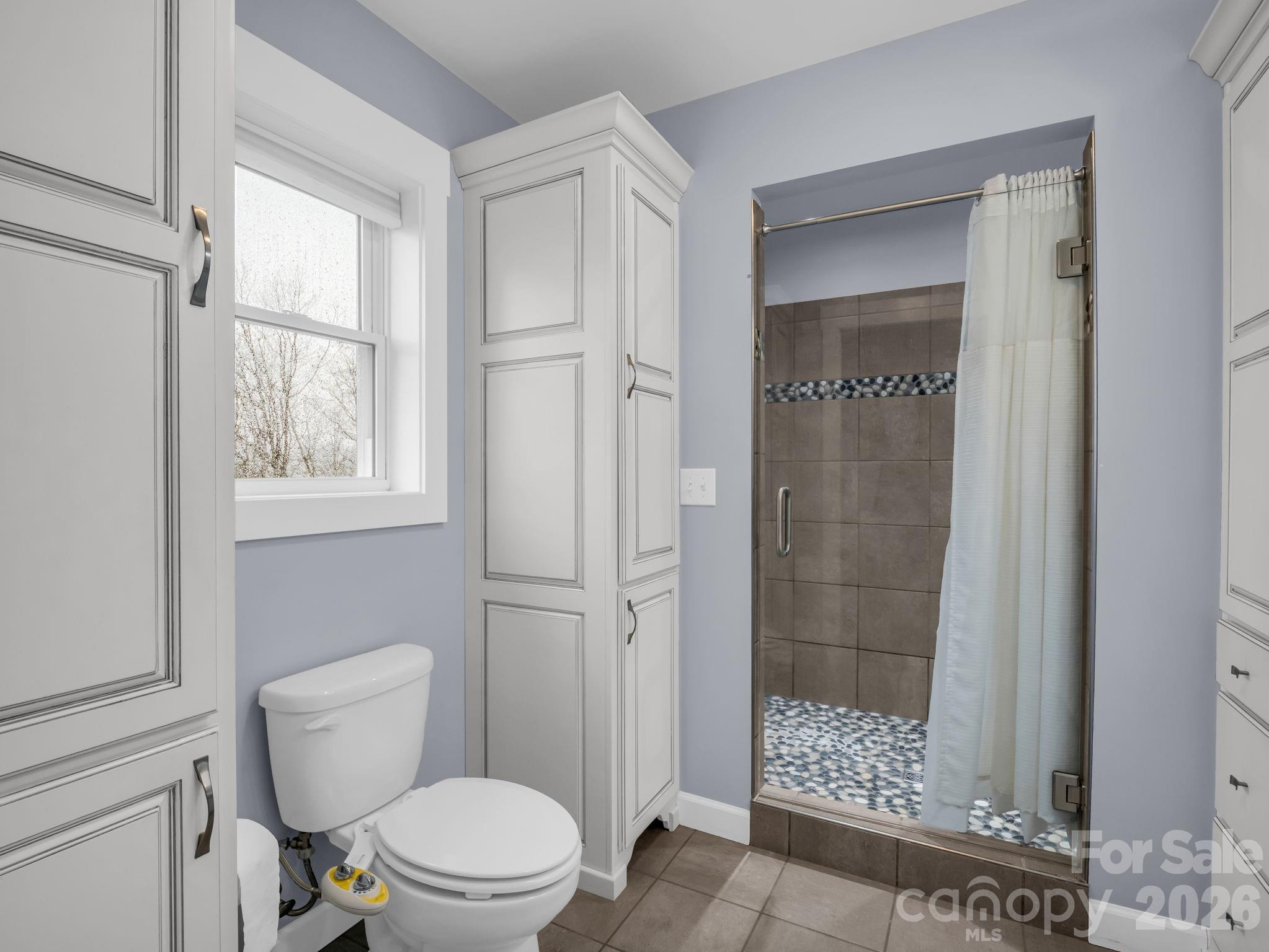 1086 Carters Ridge Road — Spruce Pine