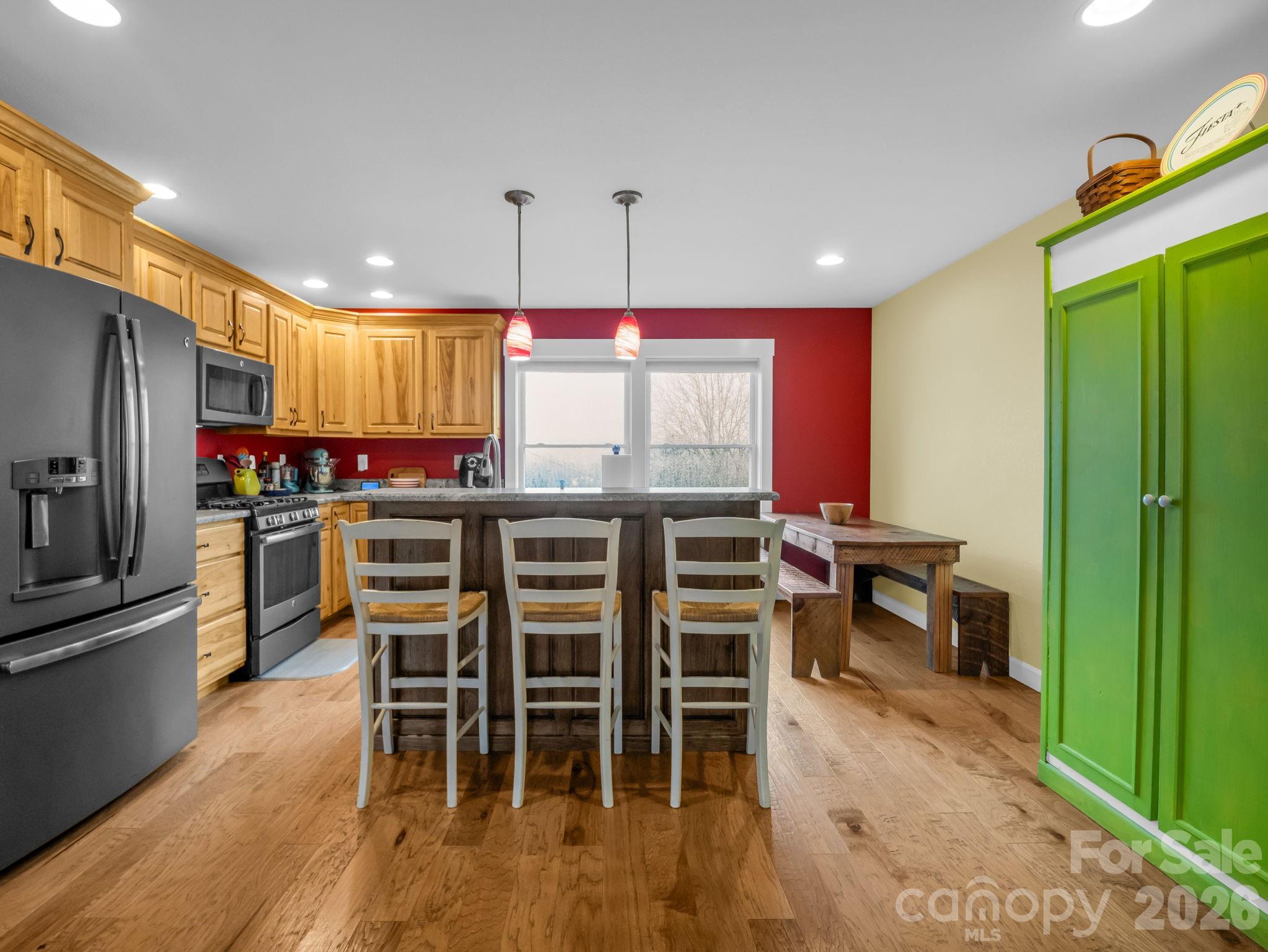 1086 Carters Ridge Road — Spruce Pine