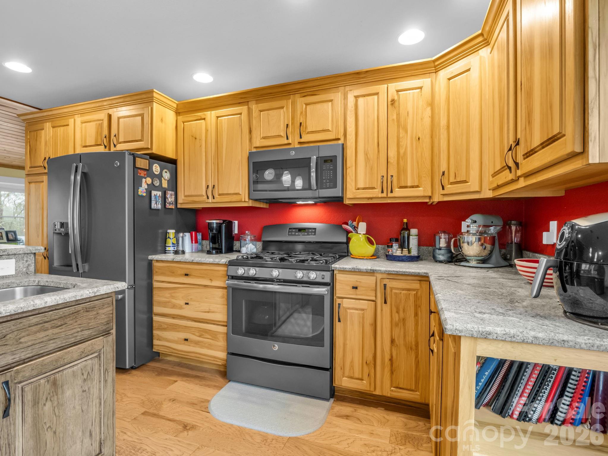 1086 Carters Ridge Road — Spruce Pine
