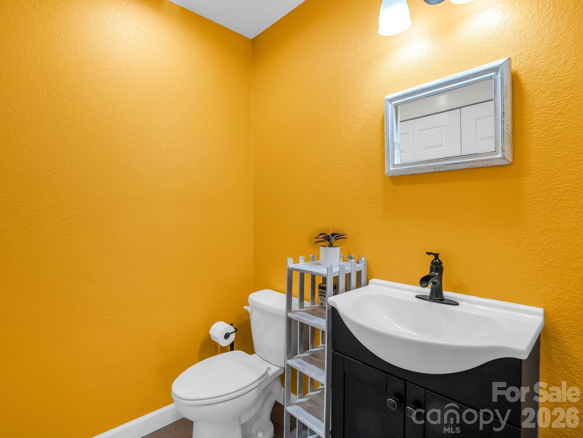 1086 Carters Ridge Road — Spruce Pine
