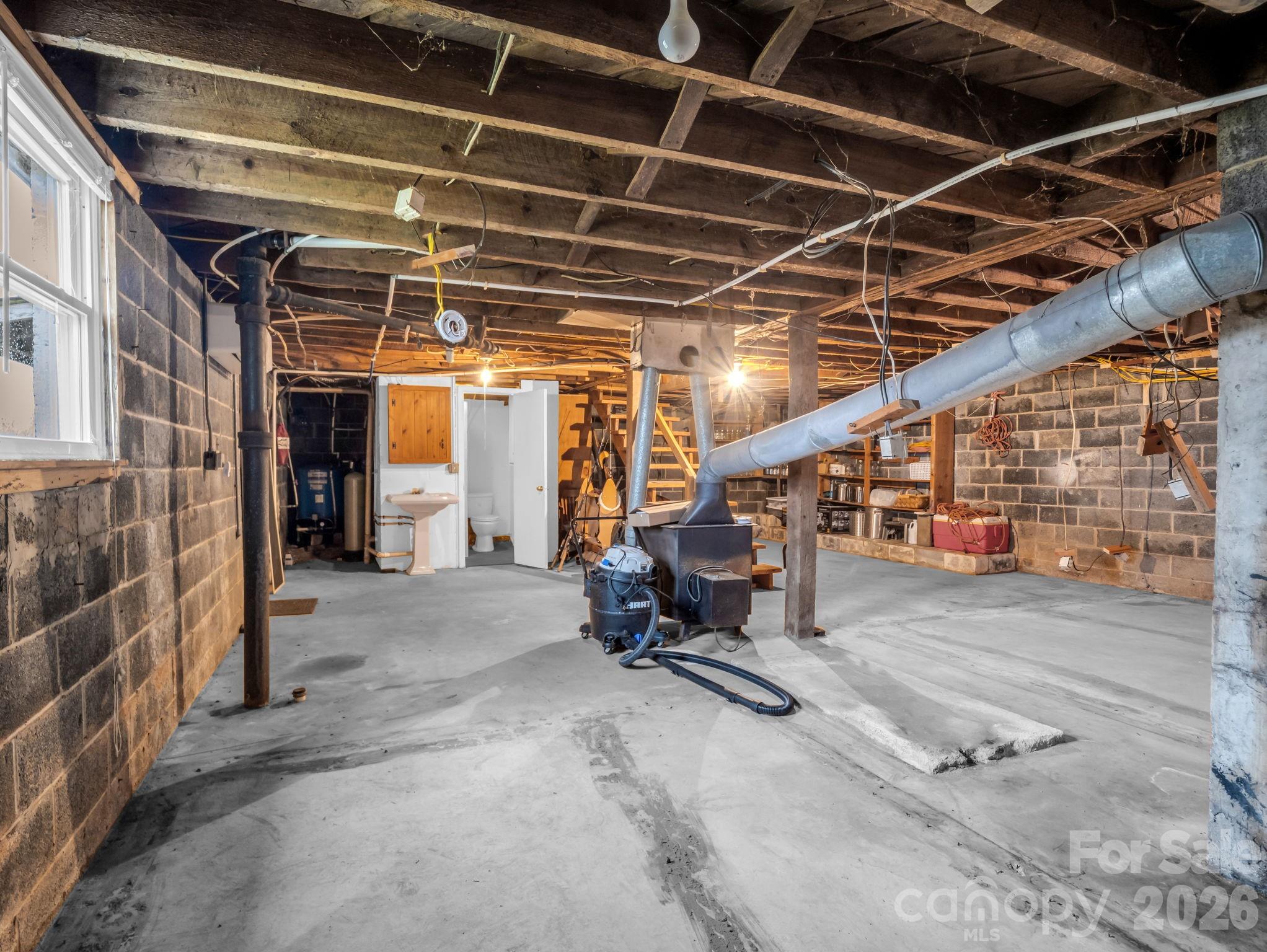 1086 Carters Ridge Road — Spruce Pine