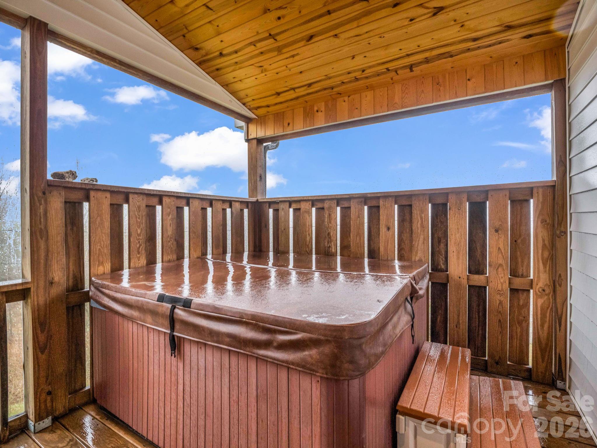 1086 Carters Ridge Road — Spruce Pine
