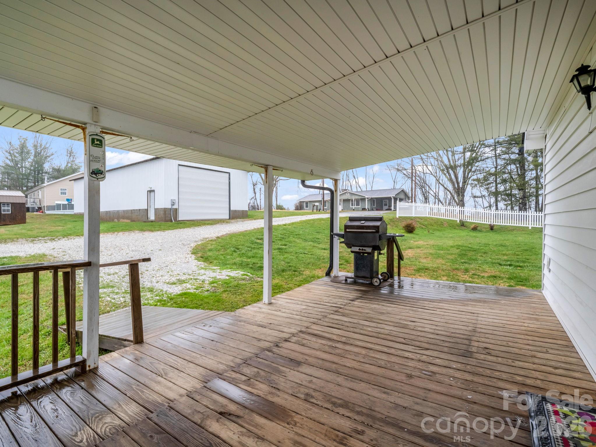 1086 Carters Ridge Road — Spruce Pine