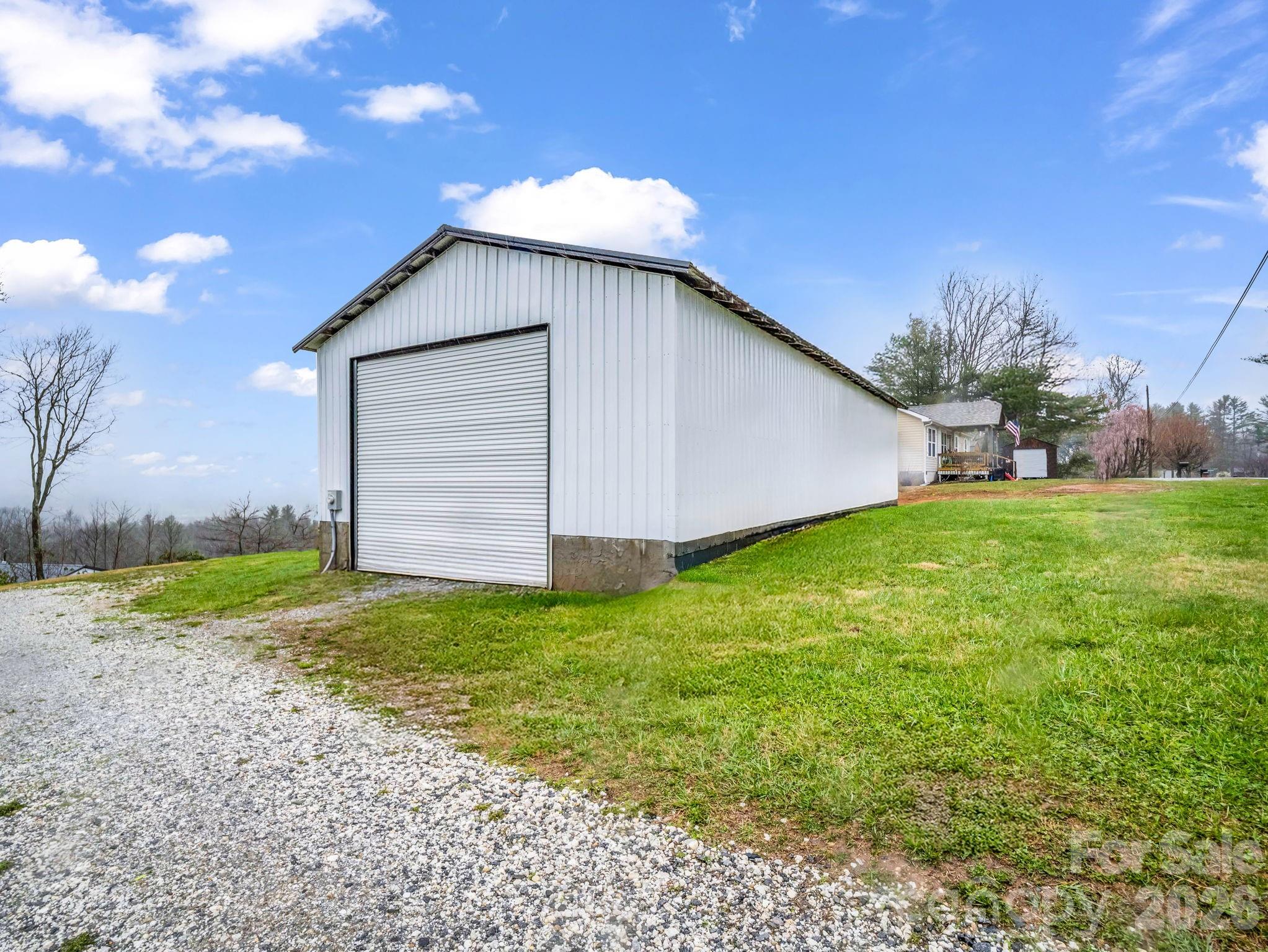1086 Carters Ridge Road — Spruce Pine