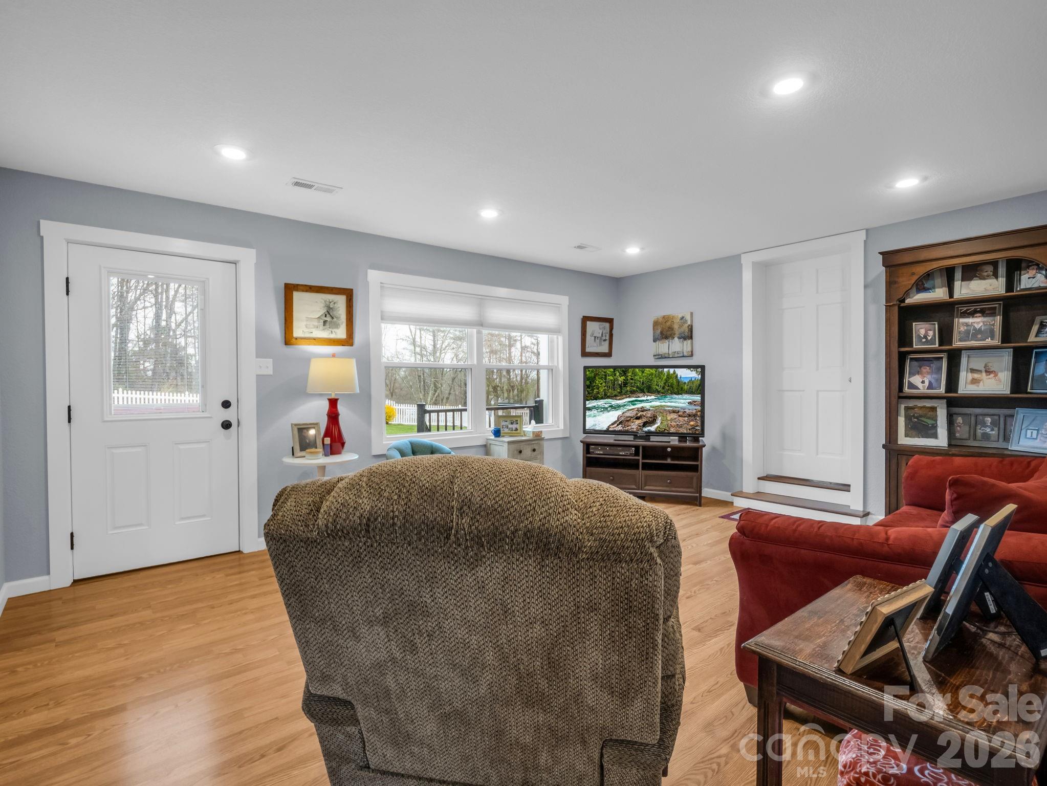 1086 Carters Ridge Road — Spruce Pine