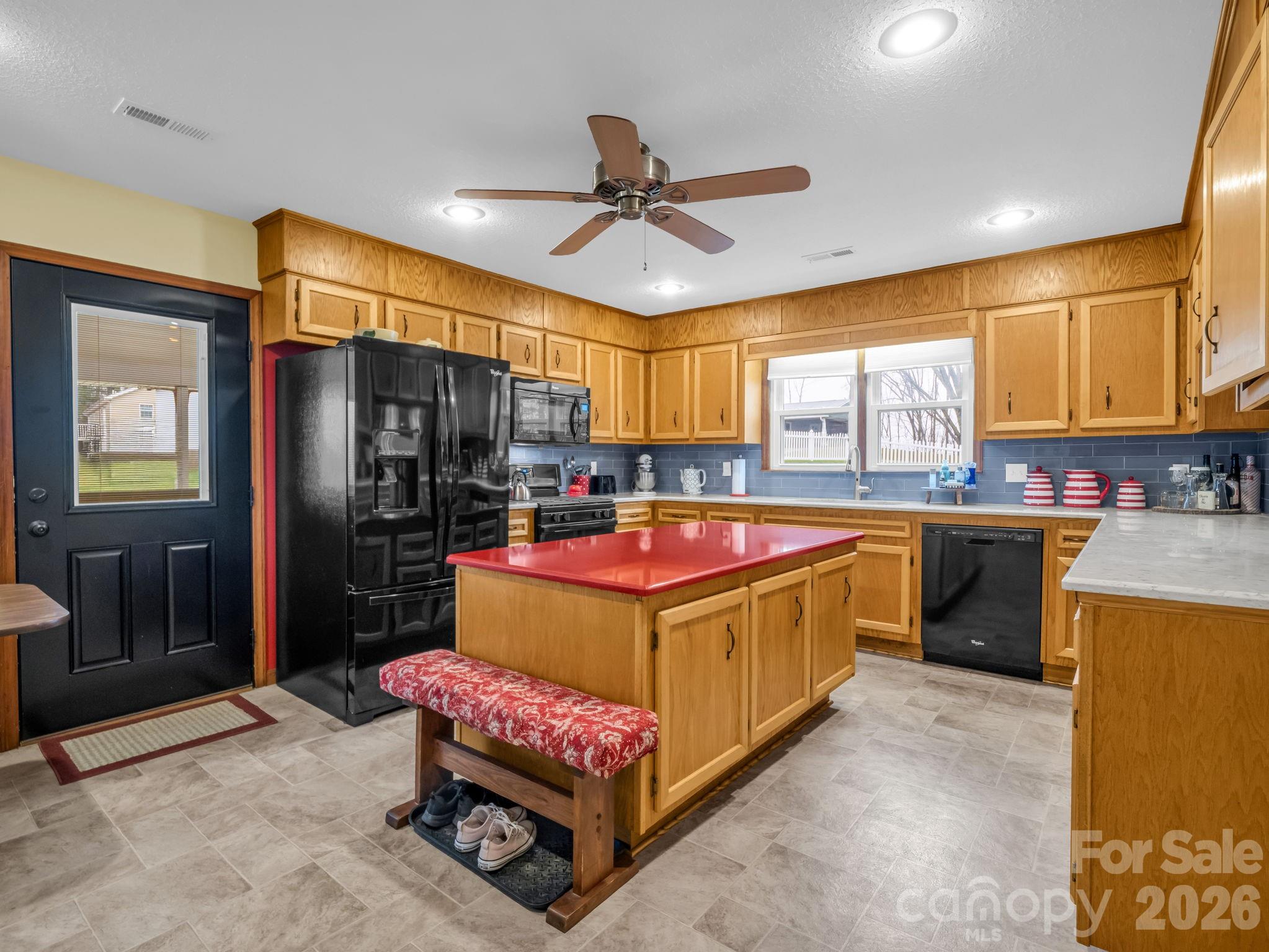 1086 Carters Ridge Road — Spruce Pine