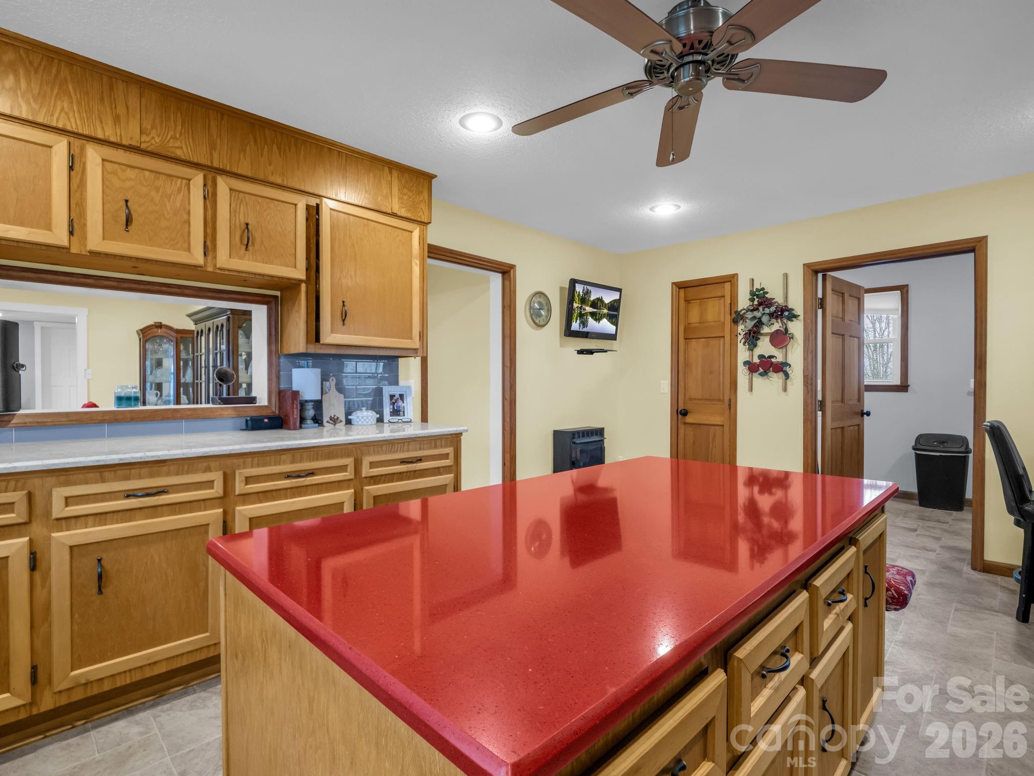 1086 Carters Ridge Road — Spruce Pine