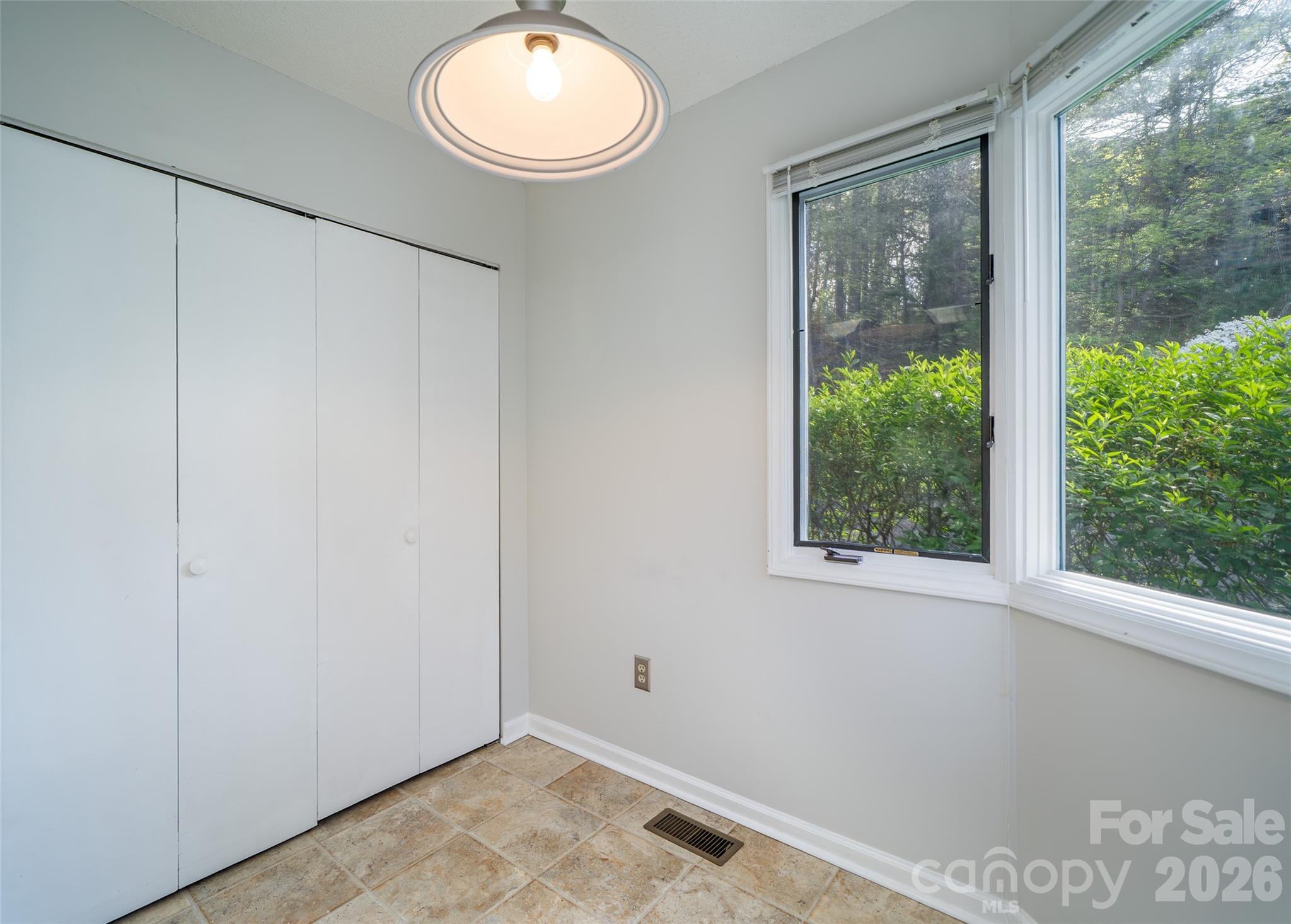 305 Piney Mountain Drive #J1 — Asheville