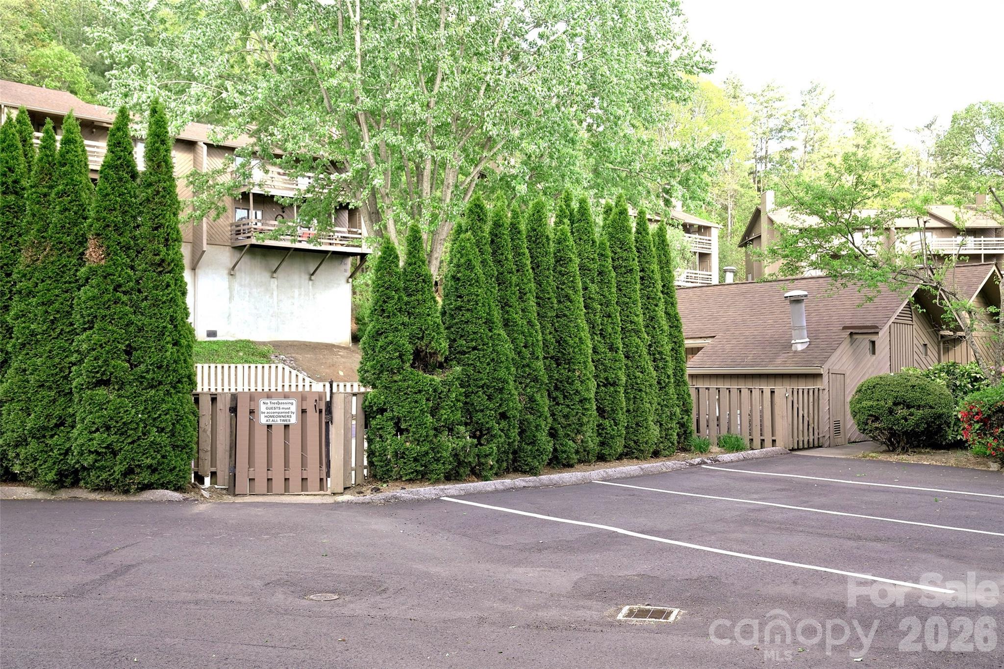 305 Piney Mountain Drive #J1 — Asheville