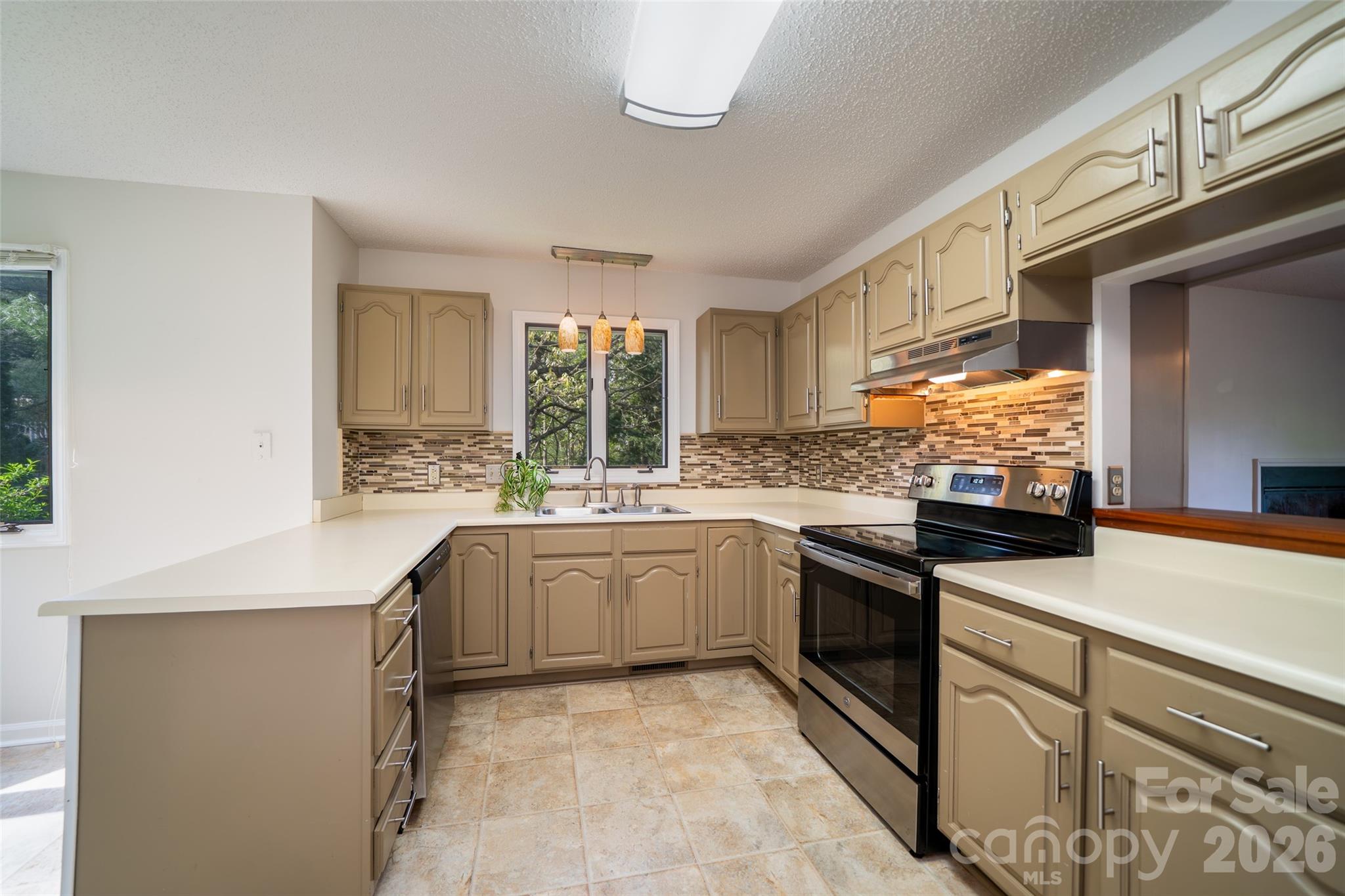 305 Piney Mountain Drive #J1 — Asheville