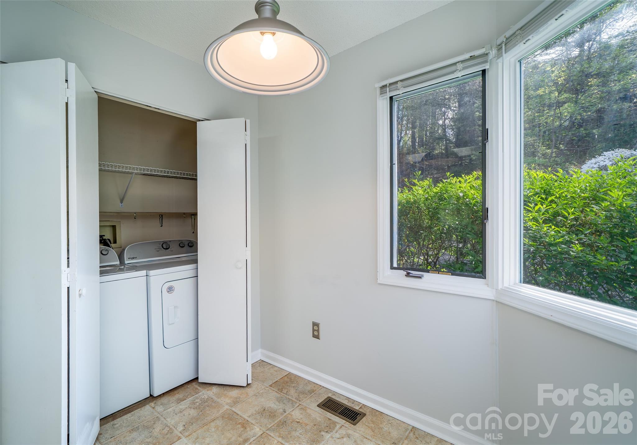 305 Piney Mountain Drive #J1 — Asheville