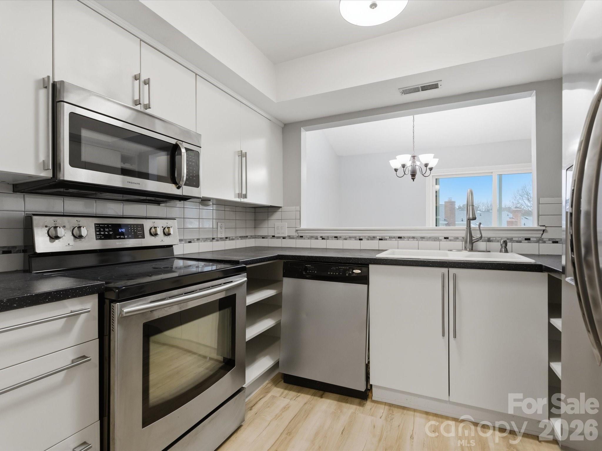 9404 S Vicksburg Park Court — Charlotte